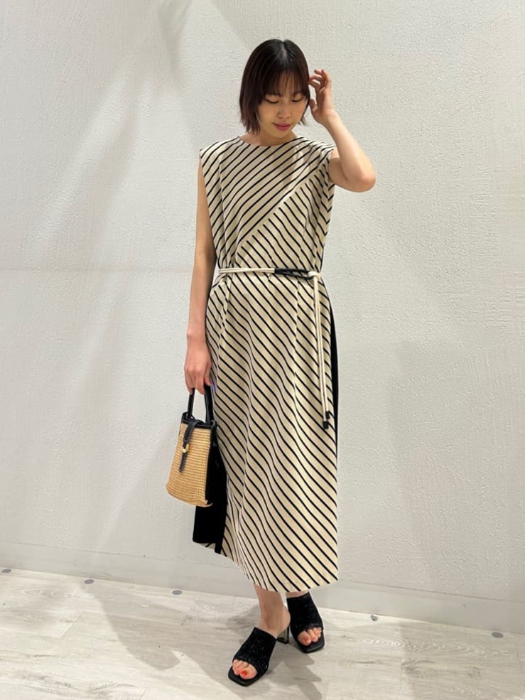 Vinのバイアスストライプカットソーワンピースを使ったコーディネートを紹介します。｜Rakuten Fashion(楽天ファッション／旧楽天ブランドアベニュー)5873846