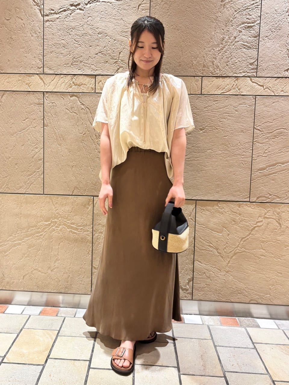 1er Arrondissementのコットン箔プリントブラウスを使ったコーディネートを紹介します。｜Rakuten Fashion(楽天ファッション／旧楽天ブランドアベニュー)5873935