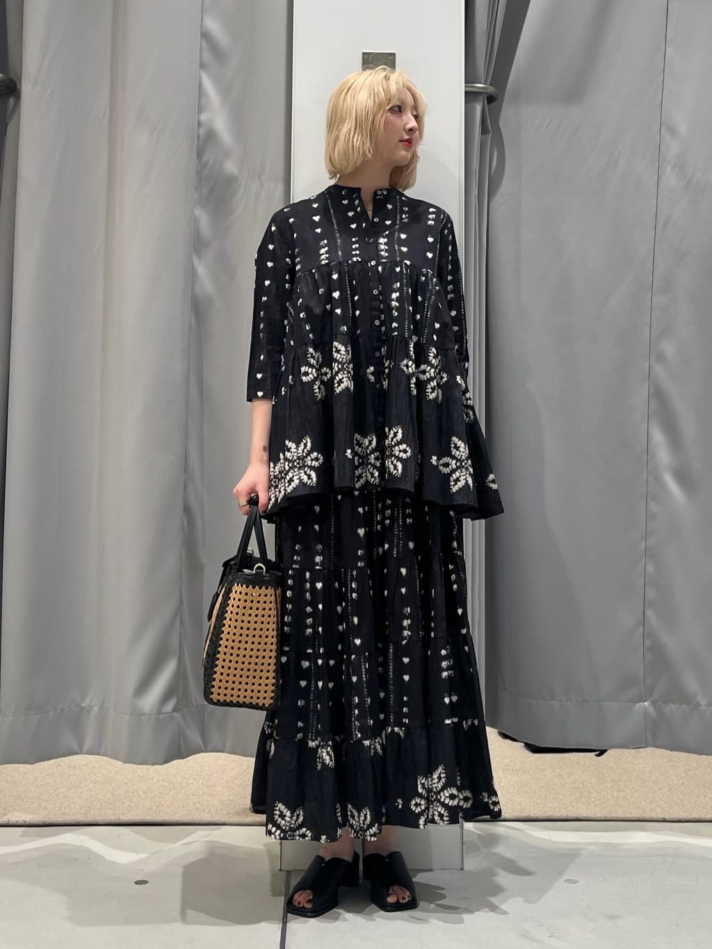 Vinのタイダイデザインティアードブラウスを使ったコーディネートを紹介します。｜Rakuten Fashion(楽天ファッション／旧楽天ブランドアベニュー)5878609