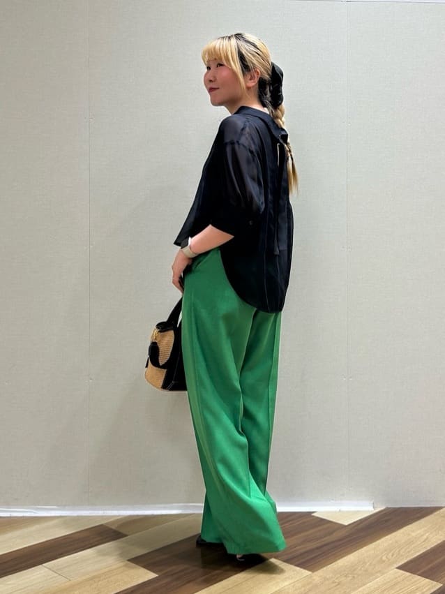 Vinのバックテープショートシアーシャツを使ったコーディネートを紹介します。｜Rakuten Fashion(楽天ファッション／旧楽天ブランドアベニュー)5878644