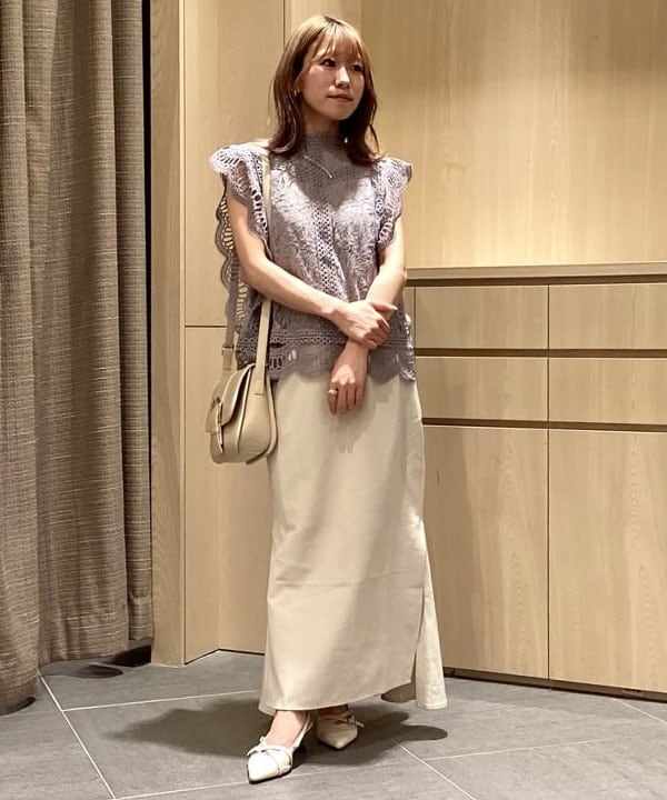 BEAMS HEARTの【洗濯機洗い可】マルチレース ハイネック プルオーバー ブラウス 25SS ノースリーブ シルエット デザイントップス カットレースを使ったコーディネートを紹介します。｜Rakuten Fashion(楽天ファッション／旧楽天ブランドアベニュー)5878824