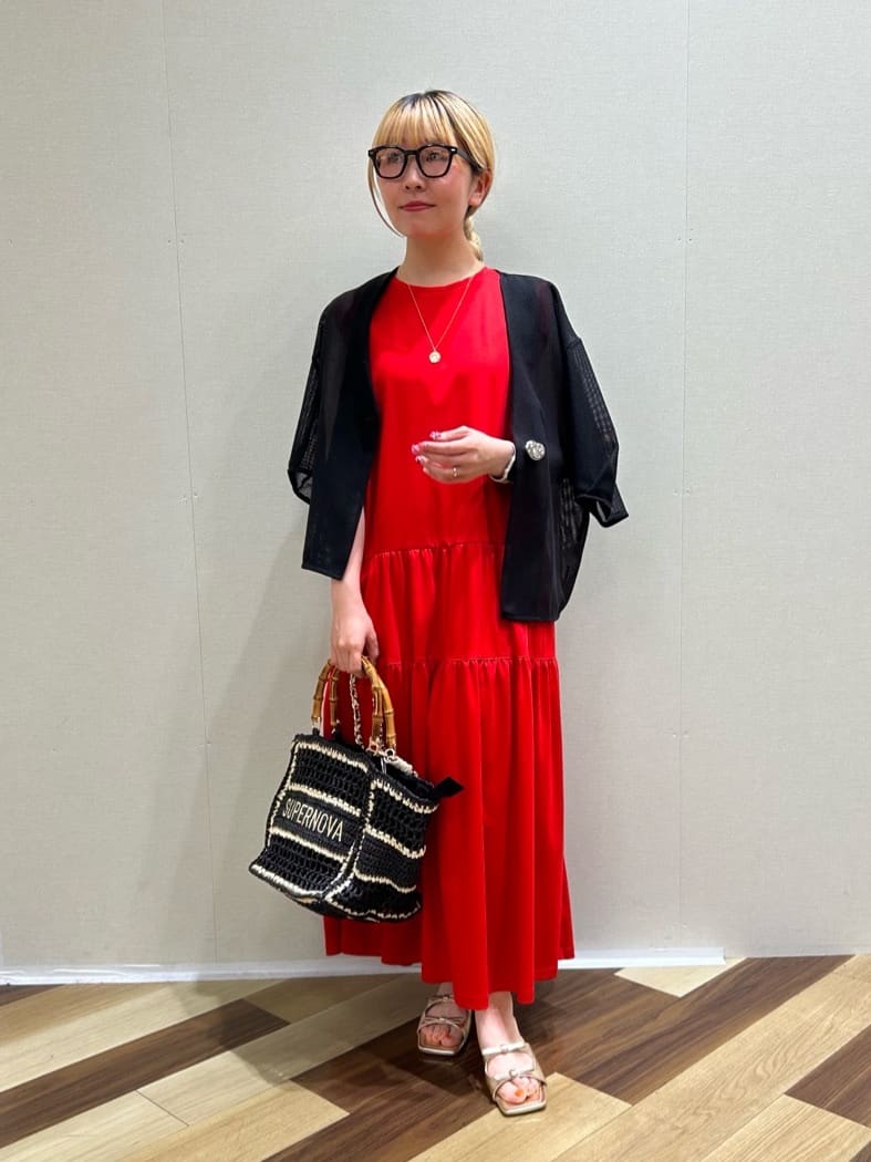 Vinのノースリーブティアードカットワンピースを使ったコーディネートを紹介します。｜Rakuten Fashion(楽天ファッション／旧楽天ブランドアベニュー)5882335