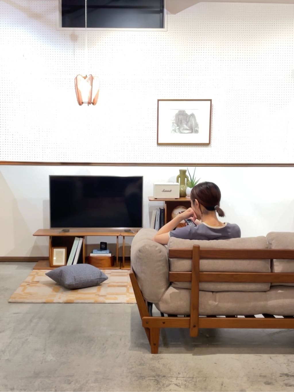 journal standard FurnitureのFEATHER CUSHION PRESS JSF クッション中材 45cm角を使ったコーディネートを紹介します。｜Rakuten Fashion(楽天ファッション／旧楽天ブランドアベニュー)5883027