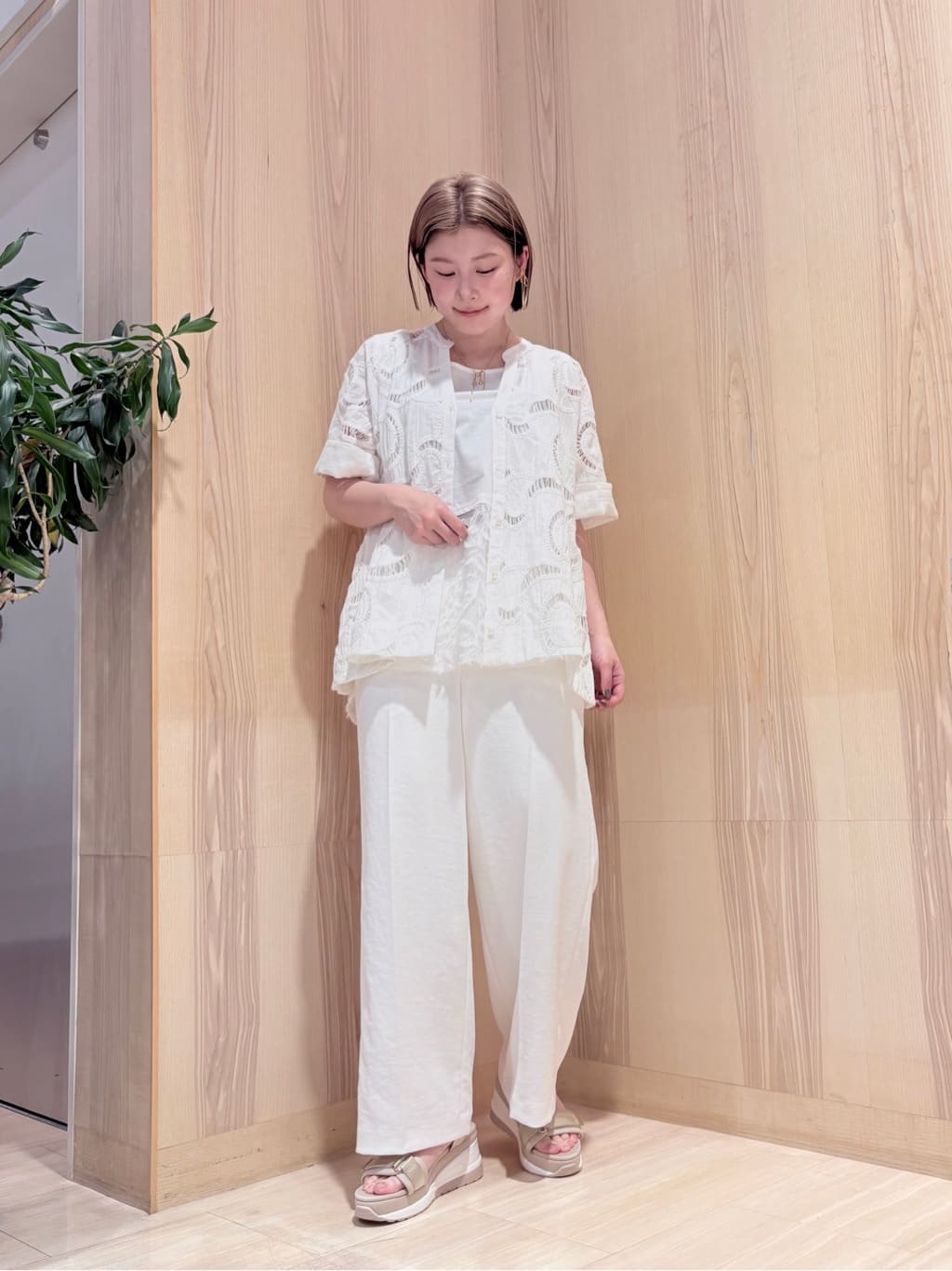 Vinのセンタープレスストレッチパンツを使ったコーディネートを紹介します。｜Rakuten Fashion(楽天ファッション／旧楽天ブランドアベニュー)5883767