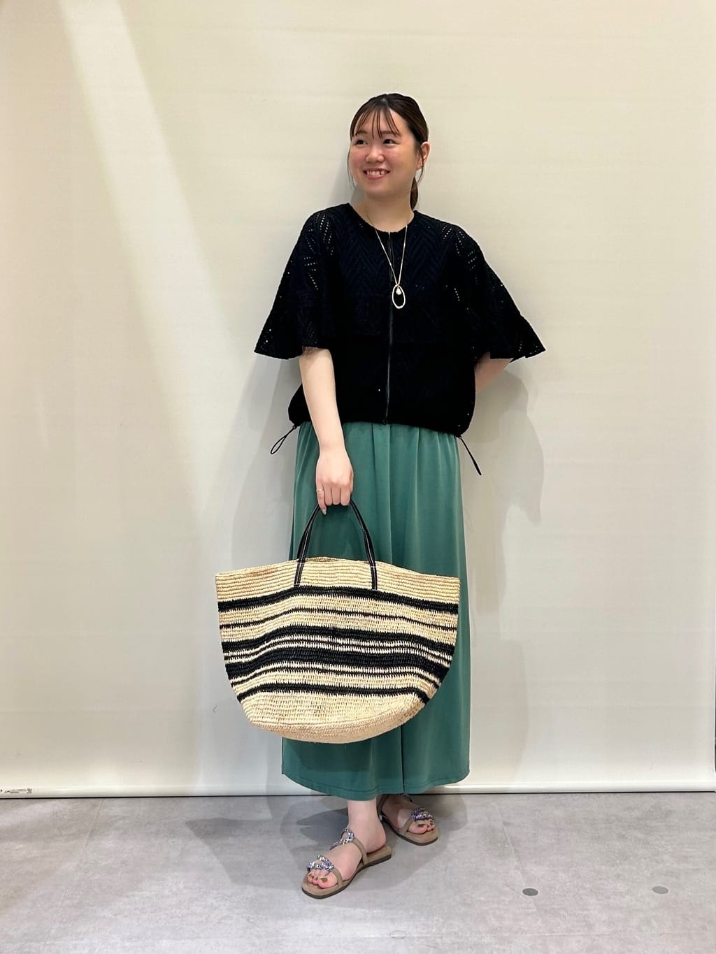 Vinのケープデザインシャツブルゾンを使ったコーディネートを紹介します。｜Rakuten Fashion(楽天ファッション／旧楽天ブランドアベニュー)5883802