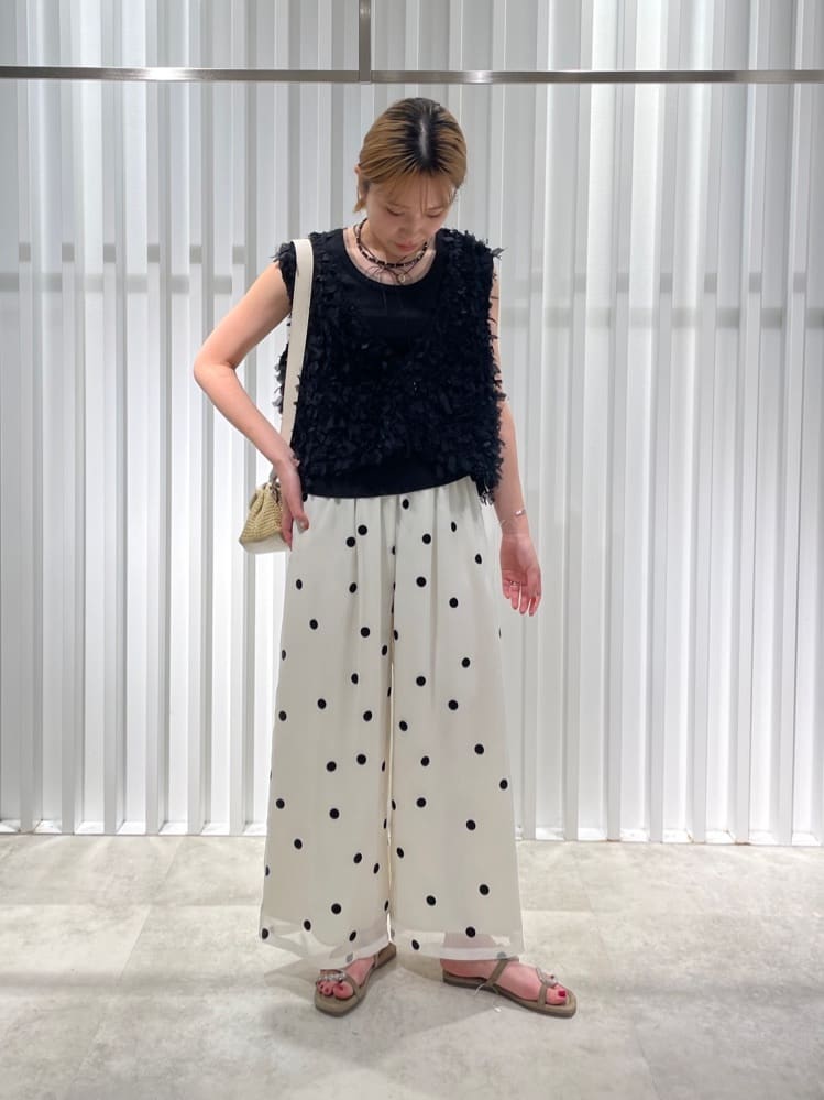 Vinのチュールトリミングラメタンクトップを使ったコーディネートを紹介します。｜Rakuten Fashion(楽天ファッション／旧楽天ブランドアベニュー)5885912