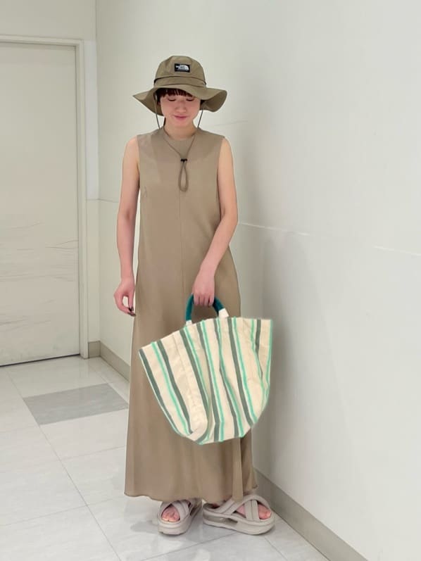 BEAUTY&YOUTH UNITED ARROWSの【別注】<beej>ストライプ 刺繍 トートバッグ -2WAY-を使ったコーディネートを紹介します。|Rakuten Fashion(楽天ファッション/旧楽天ブランドアベニュー)5886455