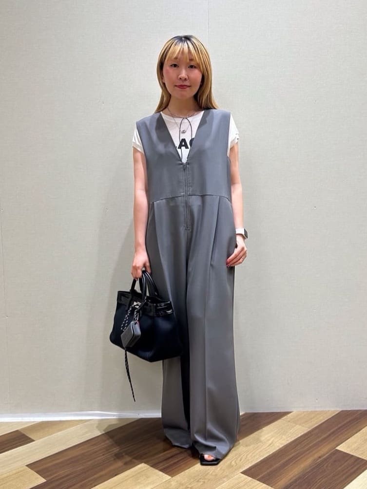 Vinのチャーム付きベルテッドバッグを使ったコーディネートを紹介します。｜Rakuten Fashion(楽天ファッション／旧楽天ブランドアベニュー)5887398