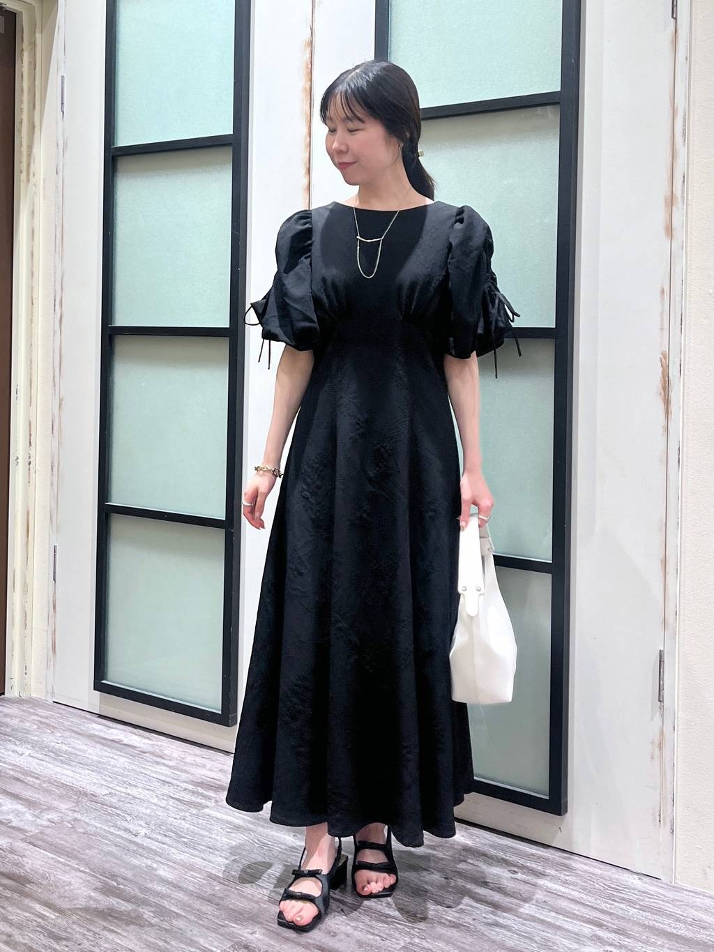 mysty womanのダブルリボンサテンミュールを使ったコーディネートを紹介します。｜Rakuten Fashion(楽天ファッション／旧楽天ブランドアベニュー)5888339