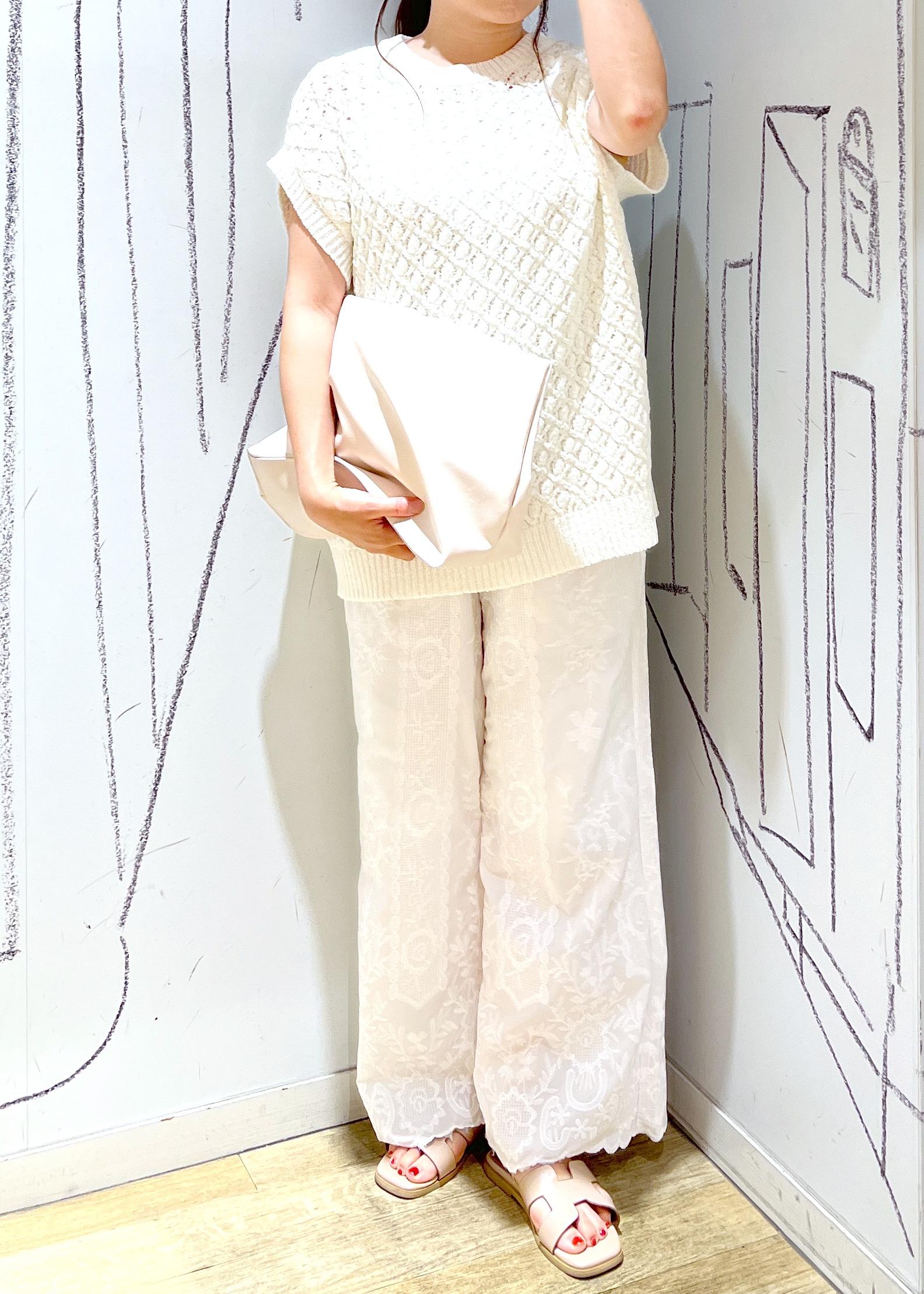 ROPE' PICNICの刺繍イージーワイドパンツを使ったコーディネートを紹介します。｜Rakuten Fashion(楽天ファッション／旧楽天ブランドアベニュー)5908653