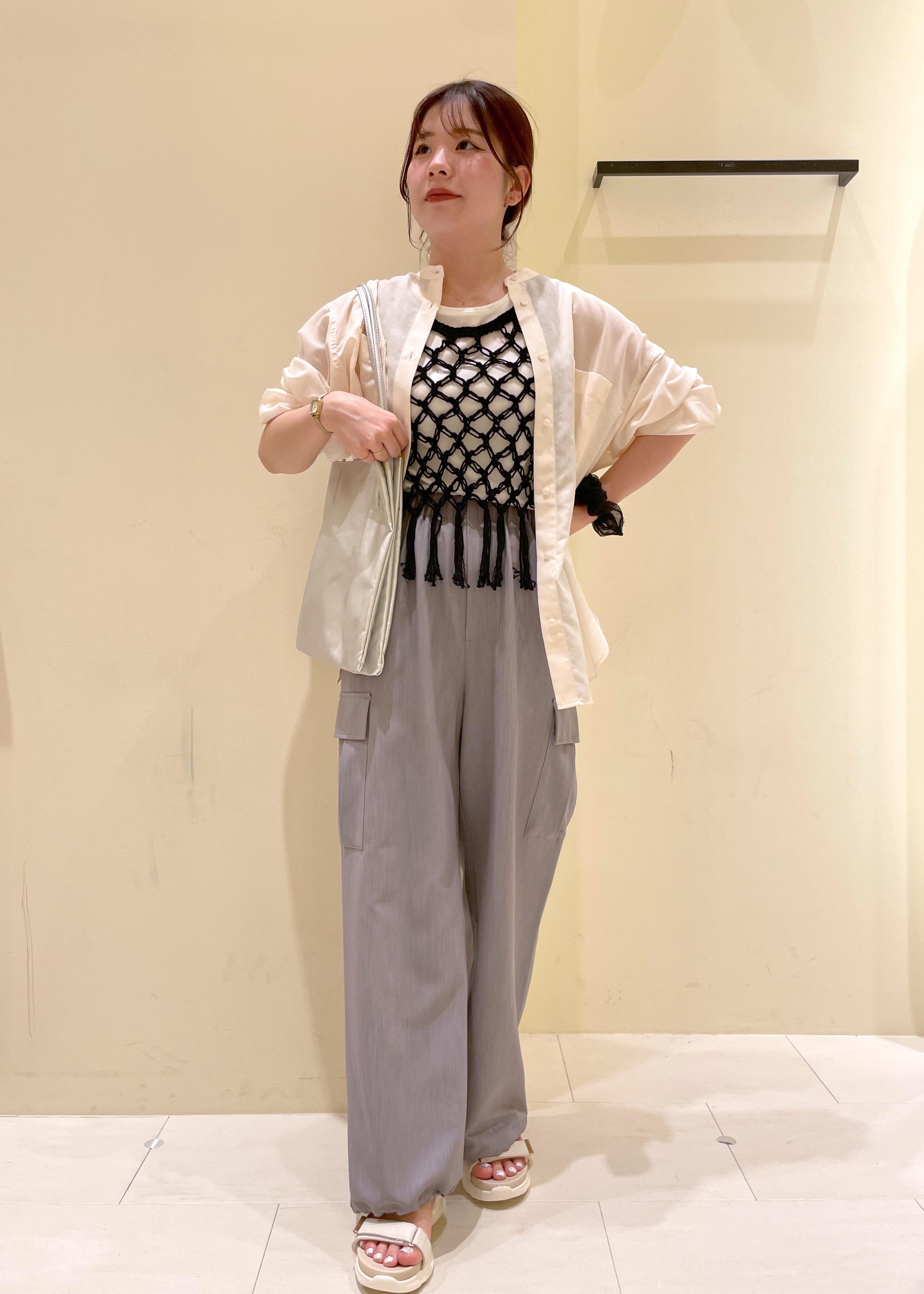ROPE' PICNICの着丈が選べるバンドカラー無地シアーシャツを使ったコーディネートを紹介します。｜Rakuten Fashion(楽天ファッション／旧楽天ブランドアベニュー)5908704