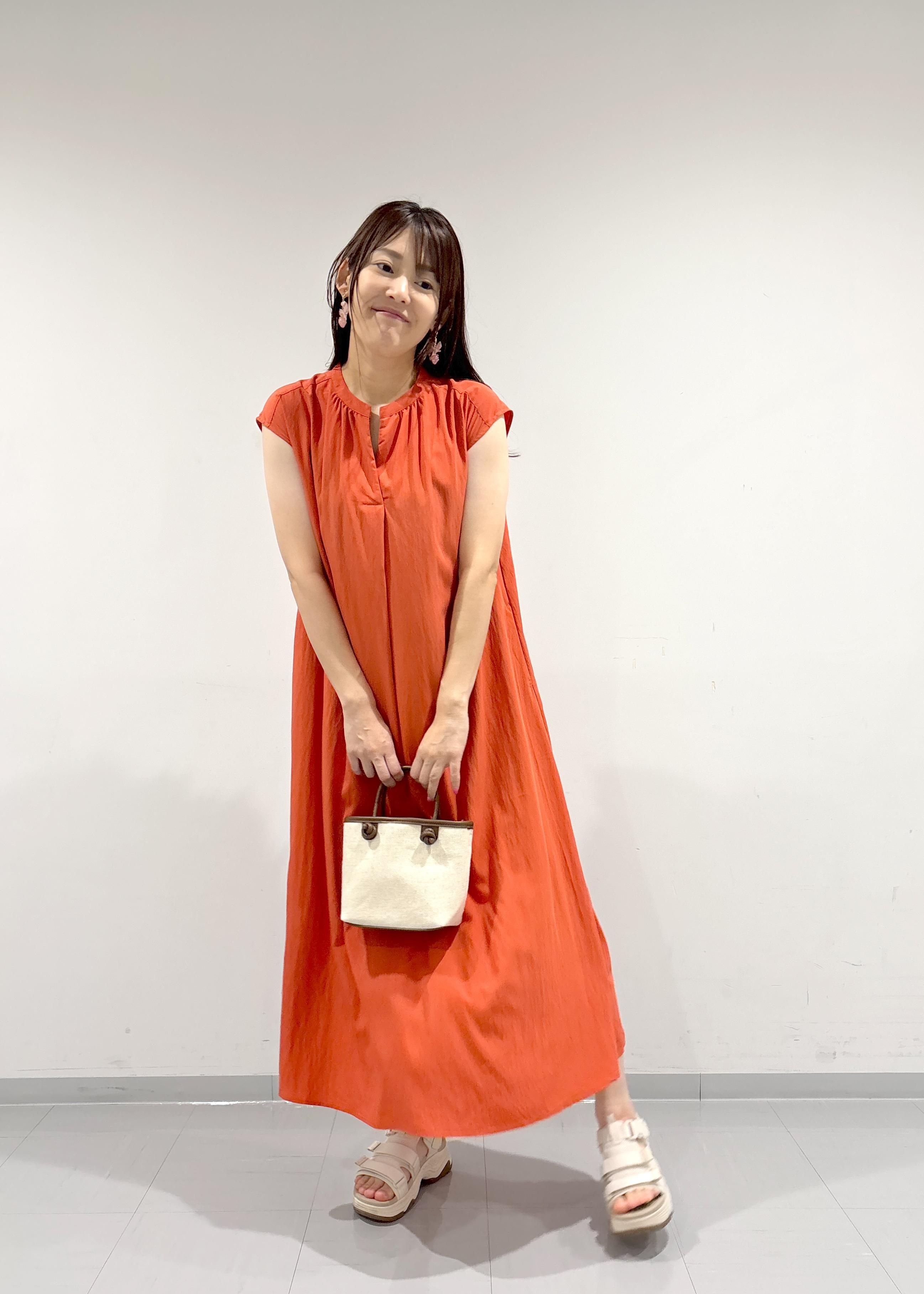 ROPE' PICNICのリラックススキッパーロングワンピースを使ったコーディネートを紹介します。｜Rakuten Fashion(楽天ファッション／旧楽天ブランドアベニュー)5908952