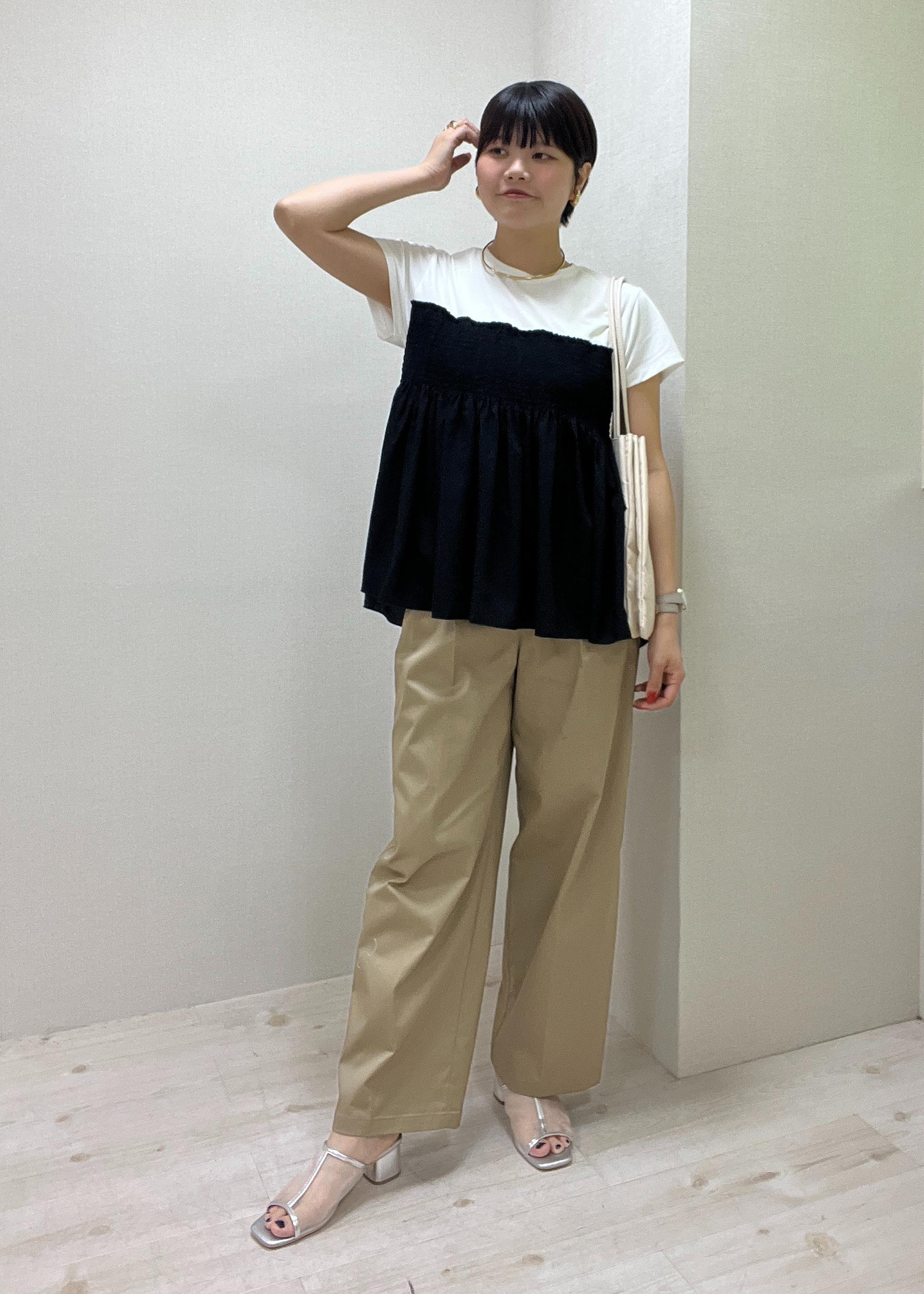 ROPE' PICNICのシャーリングビスチェ風ドッキングカットソーを使ったコーディネートを紹介します。｜Rakuten Fashion(楽天ファッション／旧楽天ブランドアベニュー)5933277