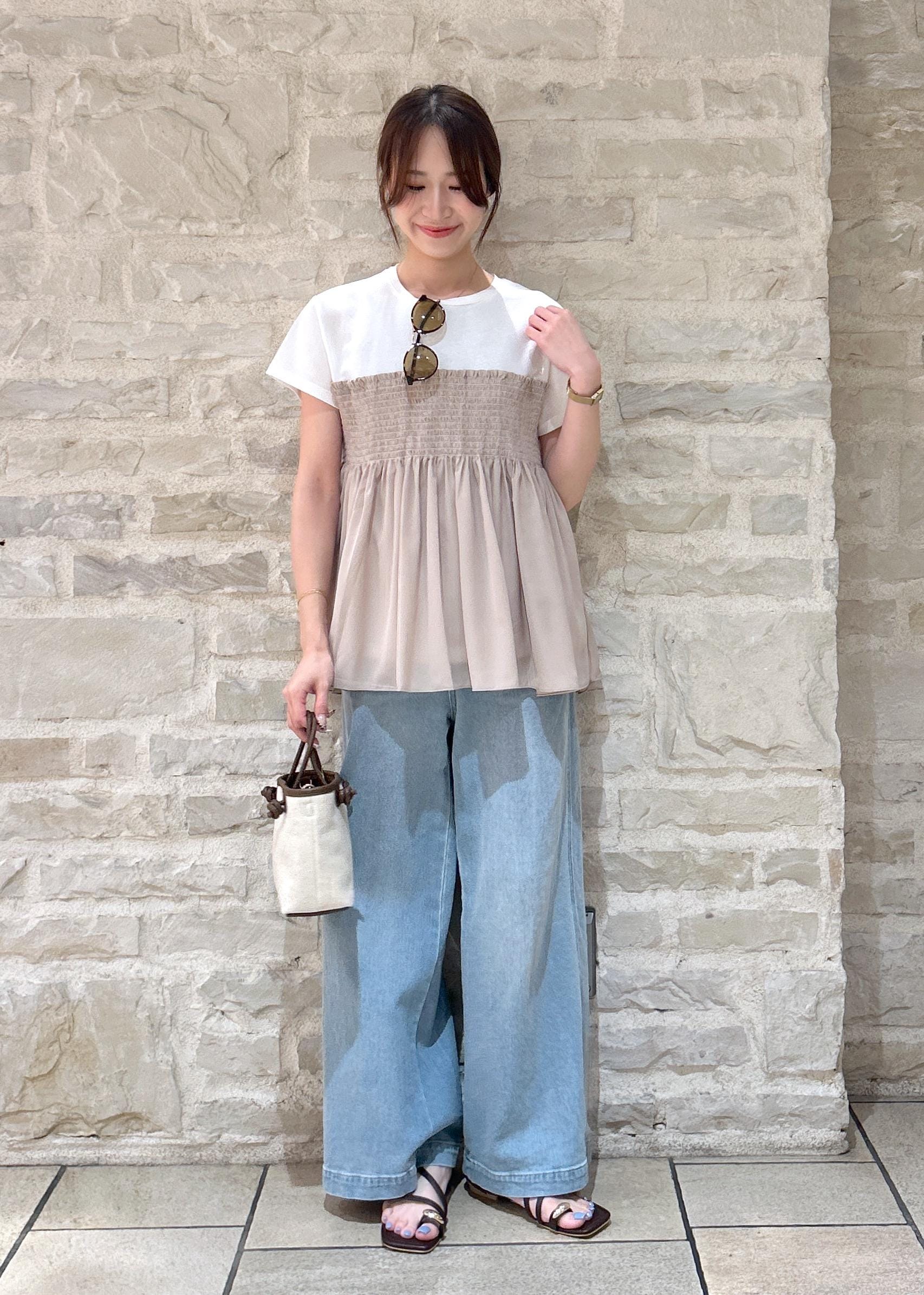 ROPE' PICNICのシャーリングビスチェ風ドッキングカットソーを使ったコーディネートを紹介します。｜Rakuten Fashion(楽天ファッション／旧楽天ブランドアベニュー)5933314