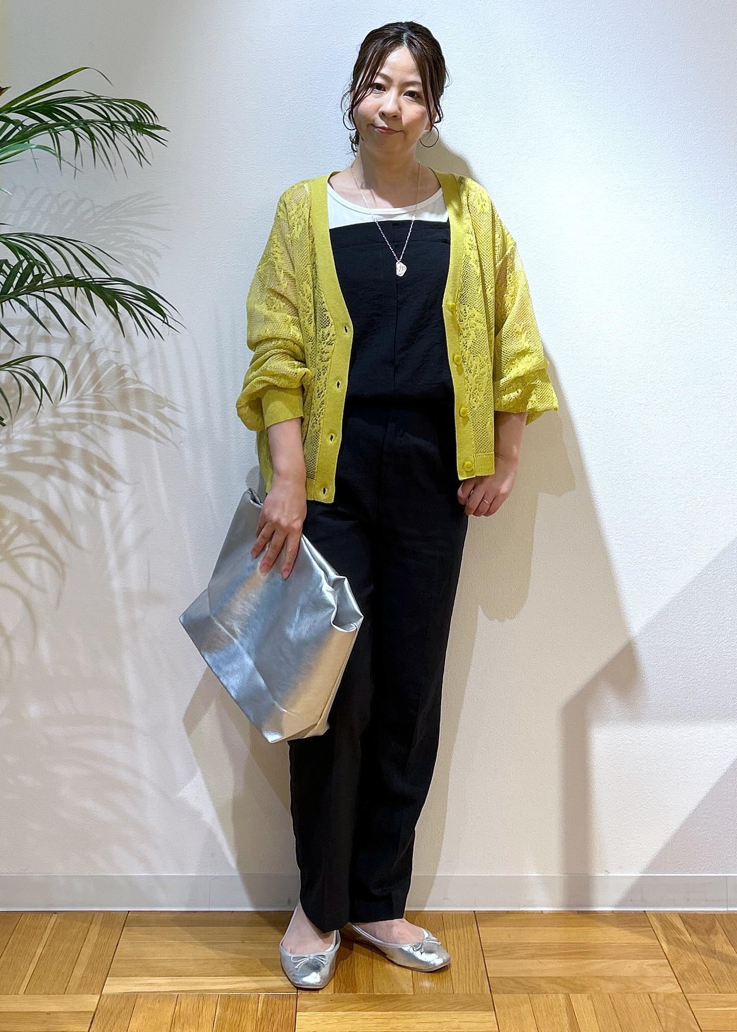 ROPE' PICNICの透かし編み花柄Vネックカーディガンを使ったコーディネートを紹介します。｜Rakuten Fashion(楽天ファッション／旧楽天ブランドアベニュー)5934210