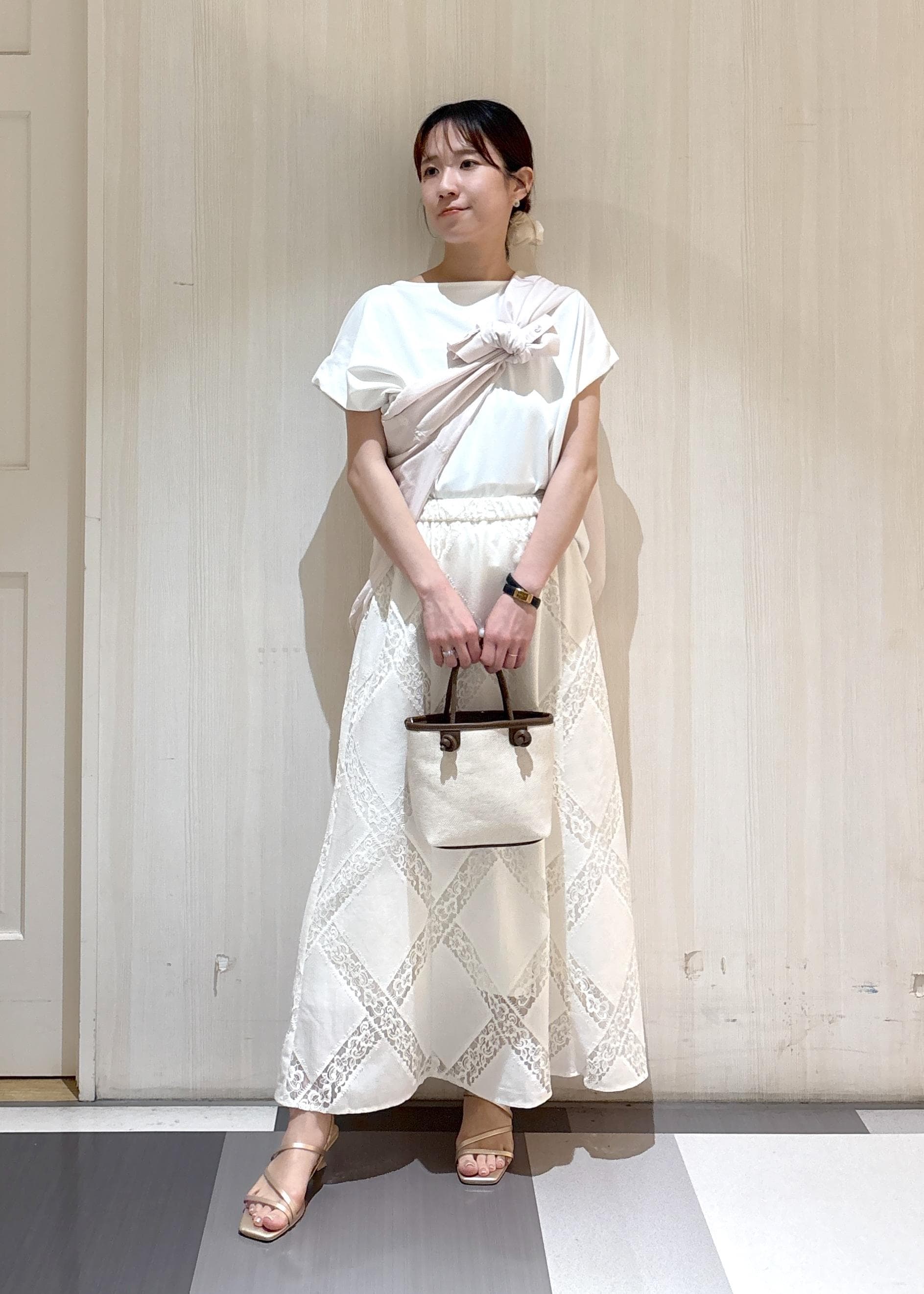 ROPE' PICNICのマルチファンクション二の腕すっきり見えカットトップスを使ったコーディネートを紹介します。｜Rakuten Fashion(楽天ファッション／旧楽天ブランドアベニュー)5934235