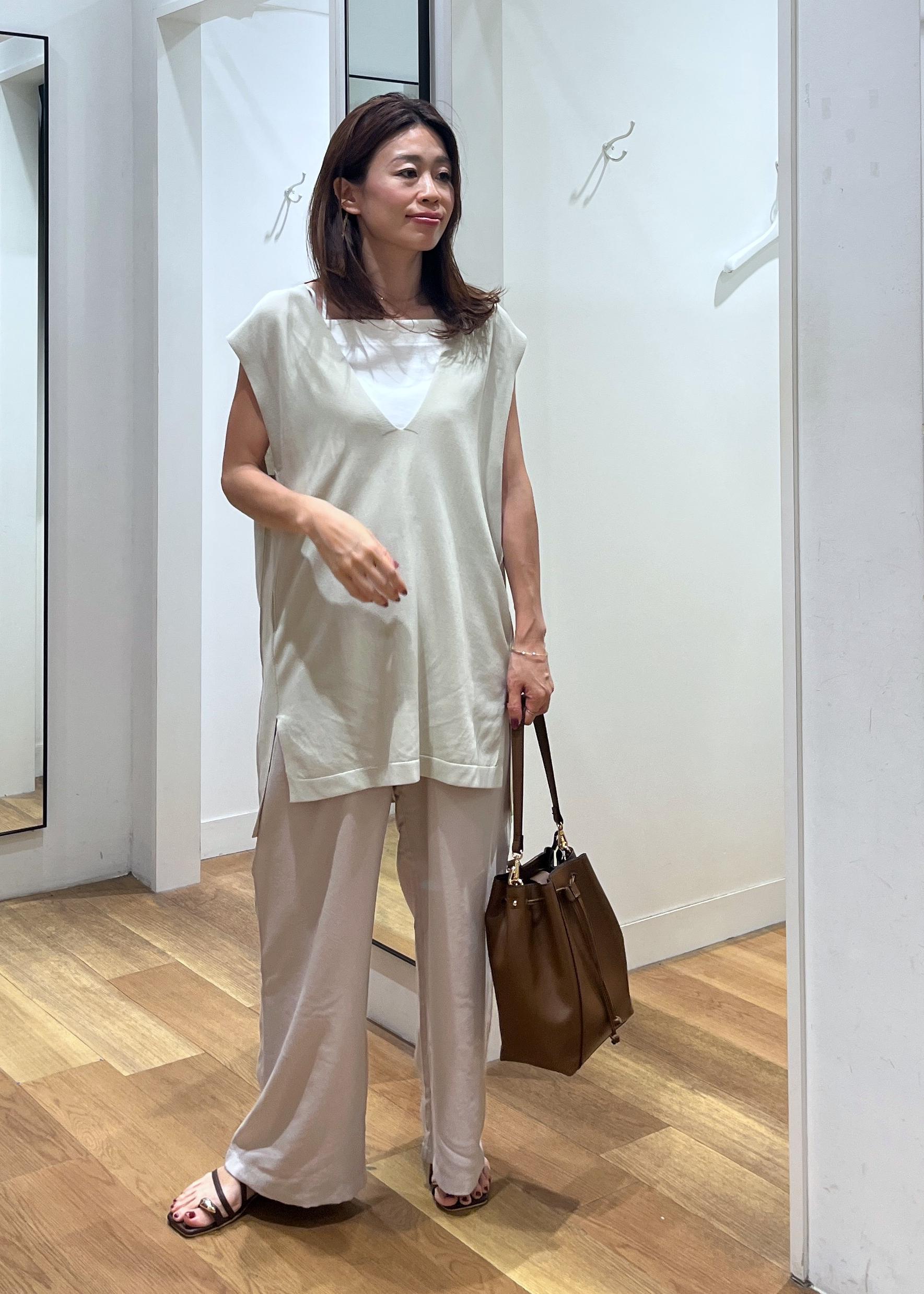 ROPE' PICNICの【洗濯機OK】深Vニットプルオーバーを使ったコーディネートを紹介します。｜Rakuten Fashion(楽天ファッション／旧楽天ブランドアベニュー)5934241