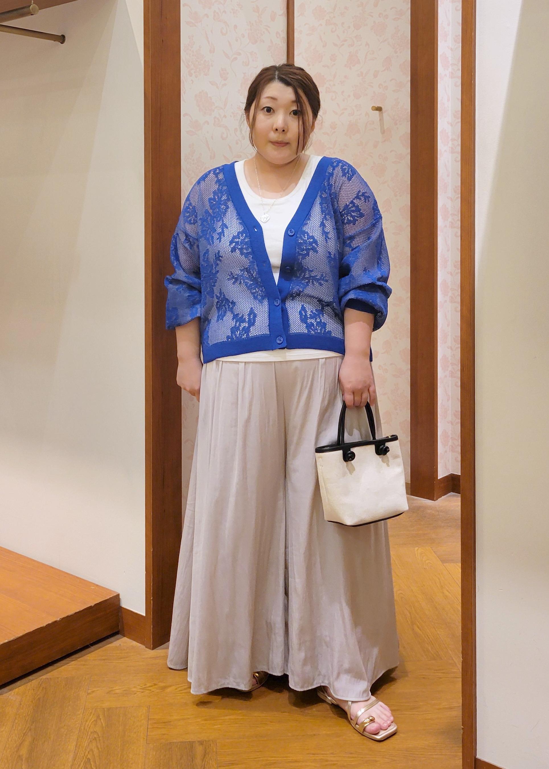 ROPE' PICNICの透かし編み花柄Vネックカーディガンを使ったコーディネートを紹介します。｜Rakuten Fashion(楽天ファッション／旧楽天ブランドアベニュー)5934252