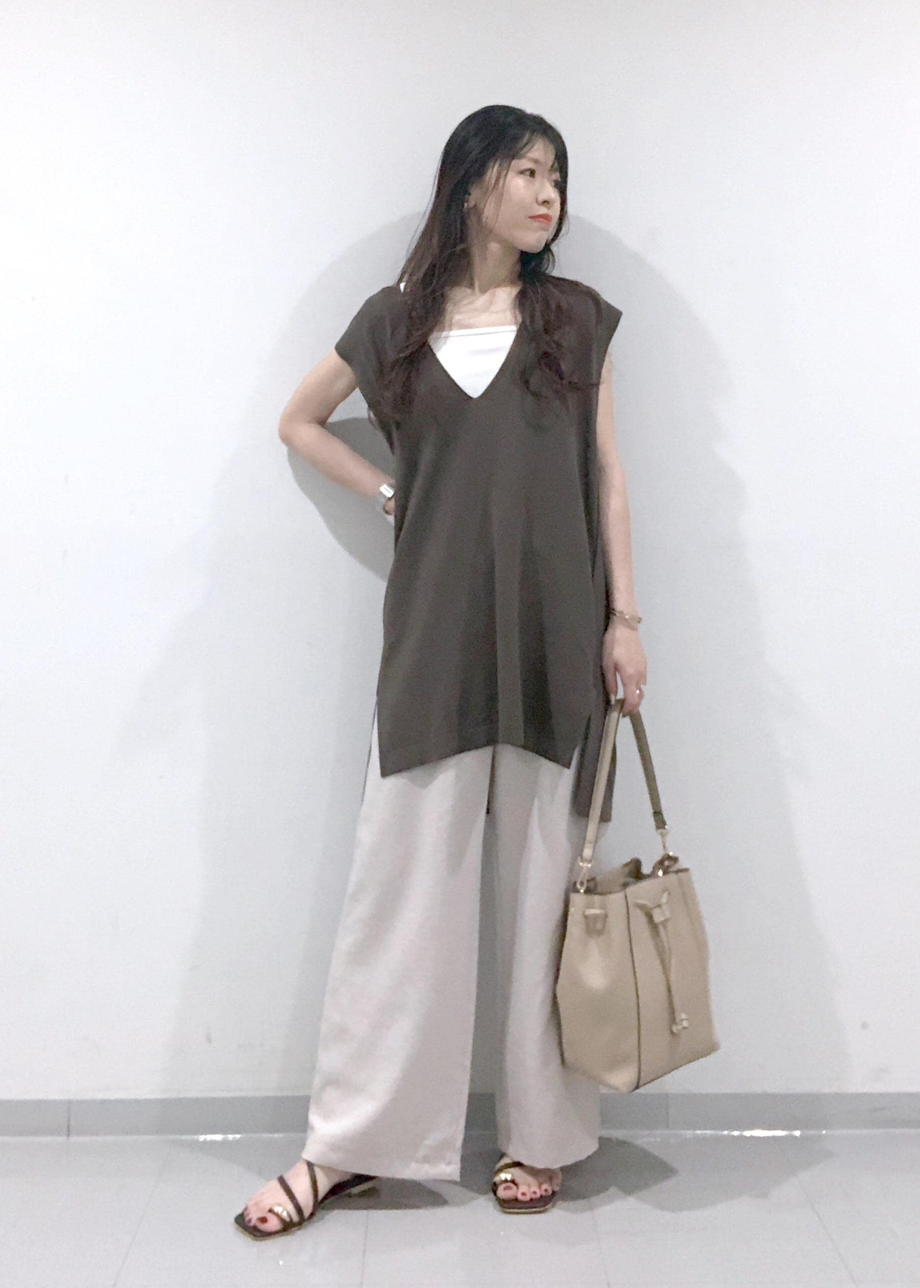 ROPE' PICNICの【洗濯機OK】深Vニットプルオーバーを使ったコーディネートを紹介します。｜Rakuten Fashion(楽天ファッション／旧楽天ブランドアベニュー)5960863