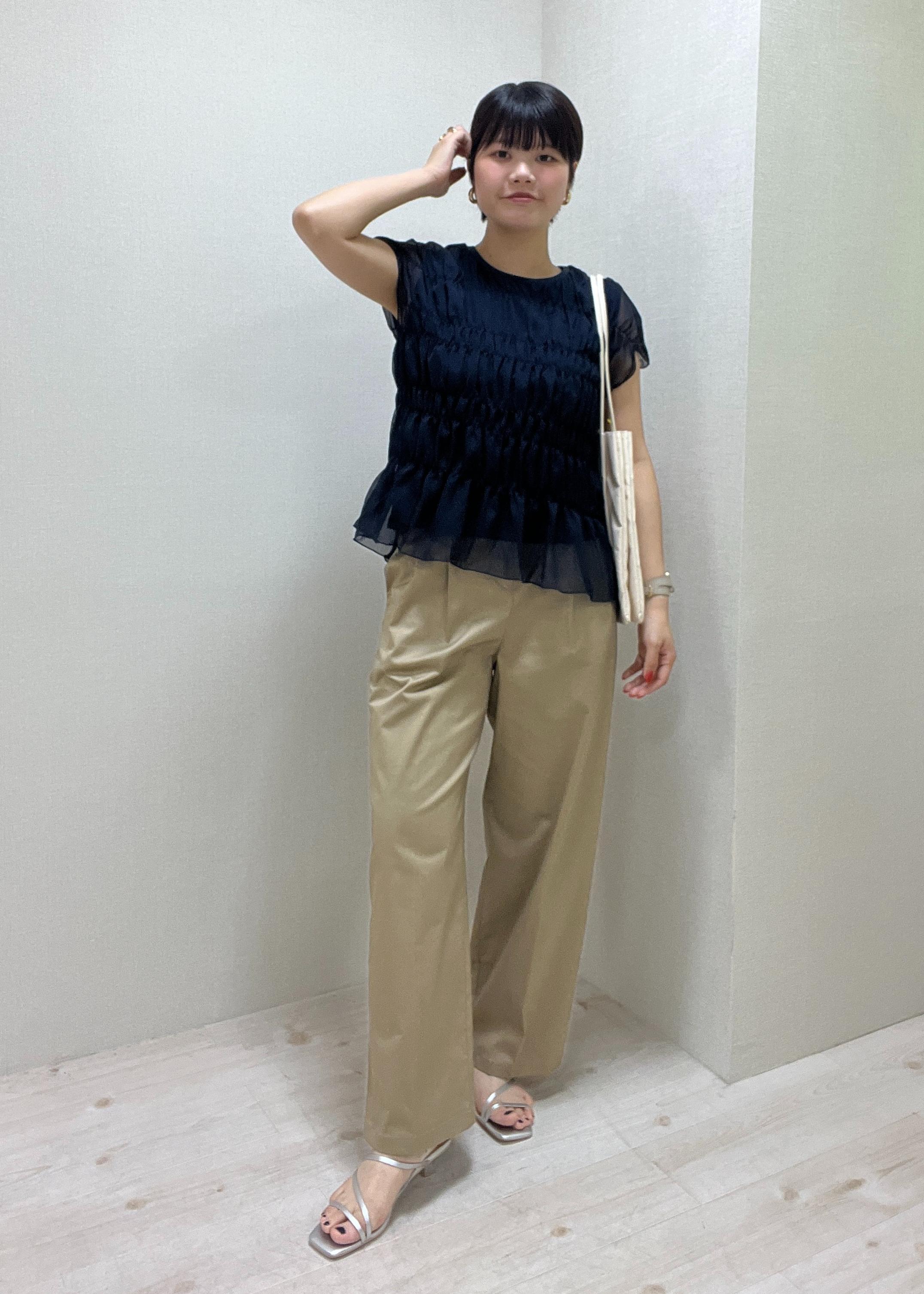 ROPE' PICNICの楊柳シャーリングシアートップスを使ったコーディネートを紹介します。｜Rakuten Fashion(楽天ファッション／旧楽天ブランドアベニュー)5960873