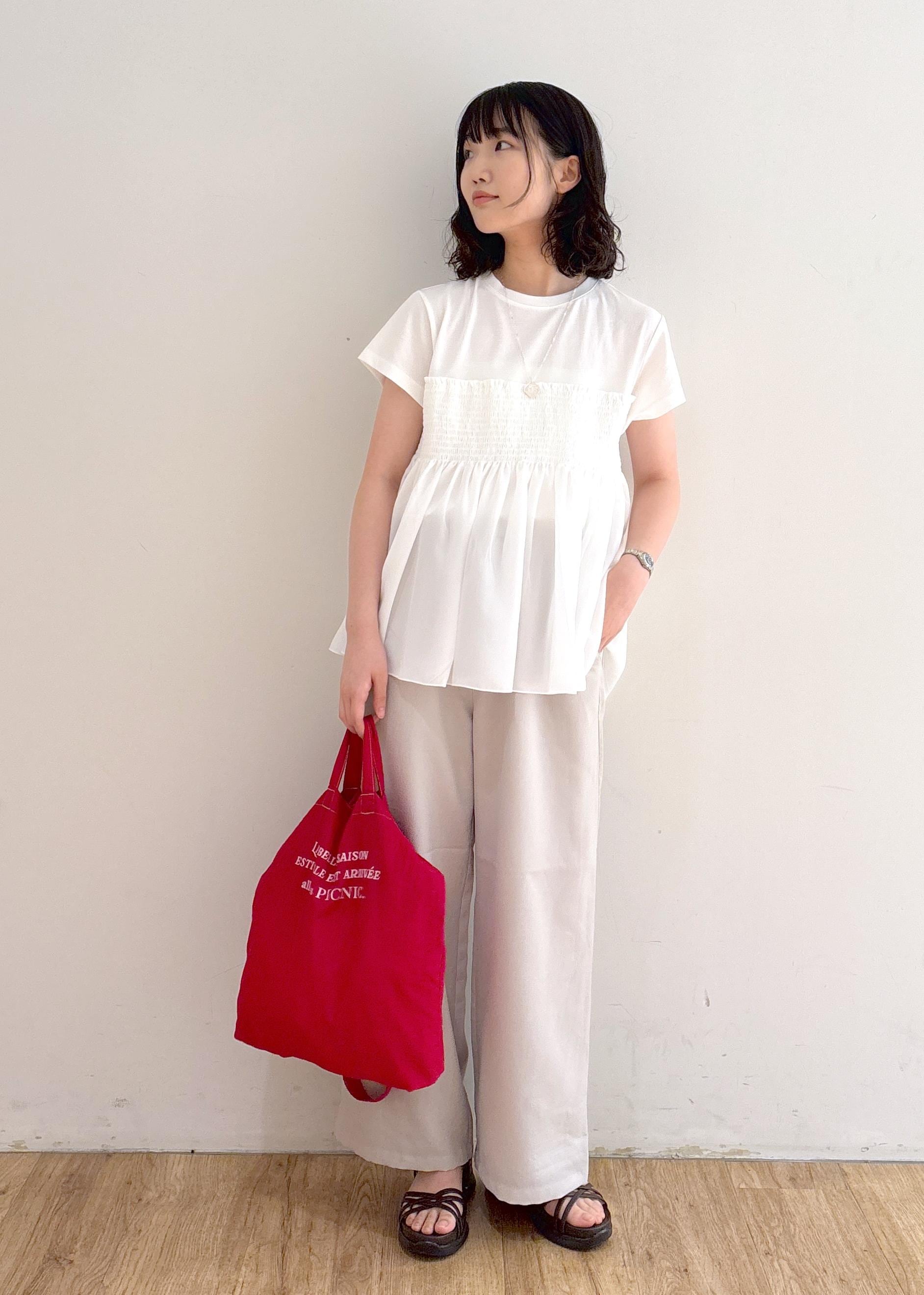 ROPE' PICNICのシャーリングビスチェ風ドッキングカットソーを使ったコーディネートを紹介します。｜Rakuten Fashion(楽天ファッション／旧楽天ブランドアベニュー)5960882