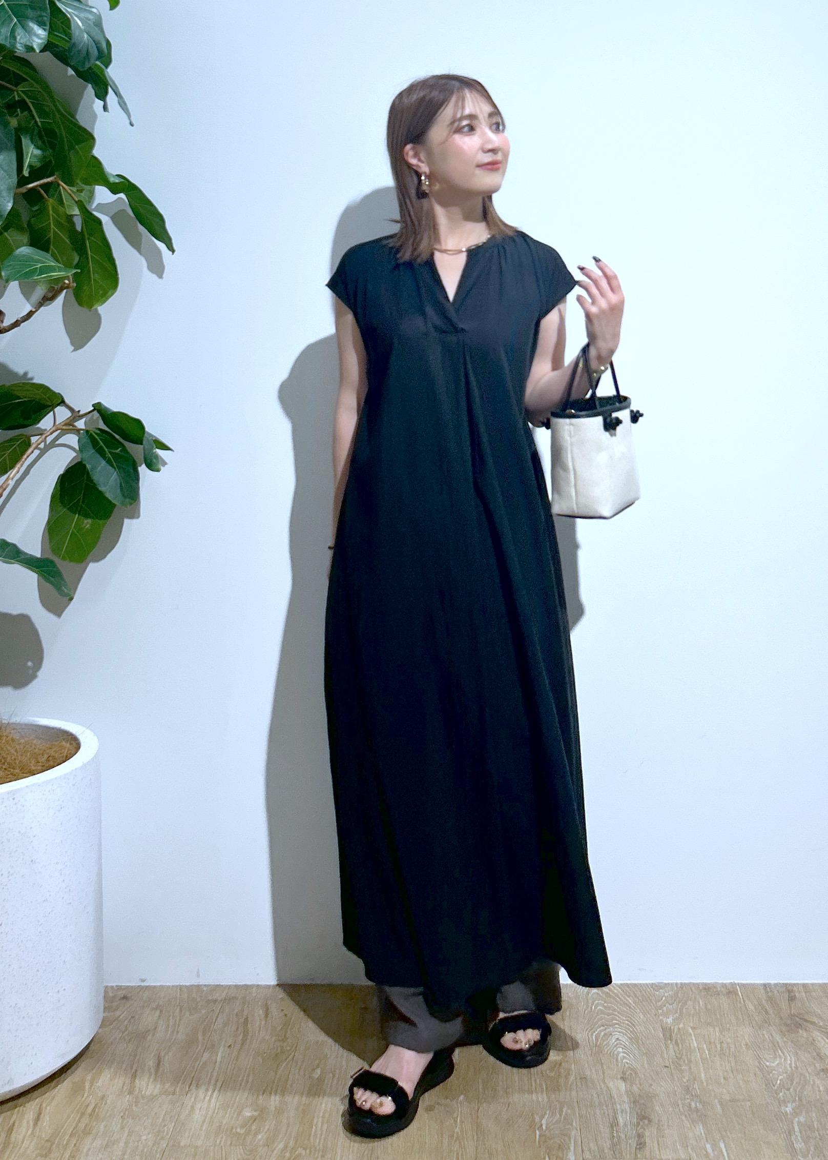 ROPE' PICNICのリラックススキッパーロングワンピースを使ったコーディネートを紹介します。｜Rakuten Fashion(楽天ファッション／旧楽天ブランドアベニュー)5960895