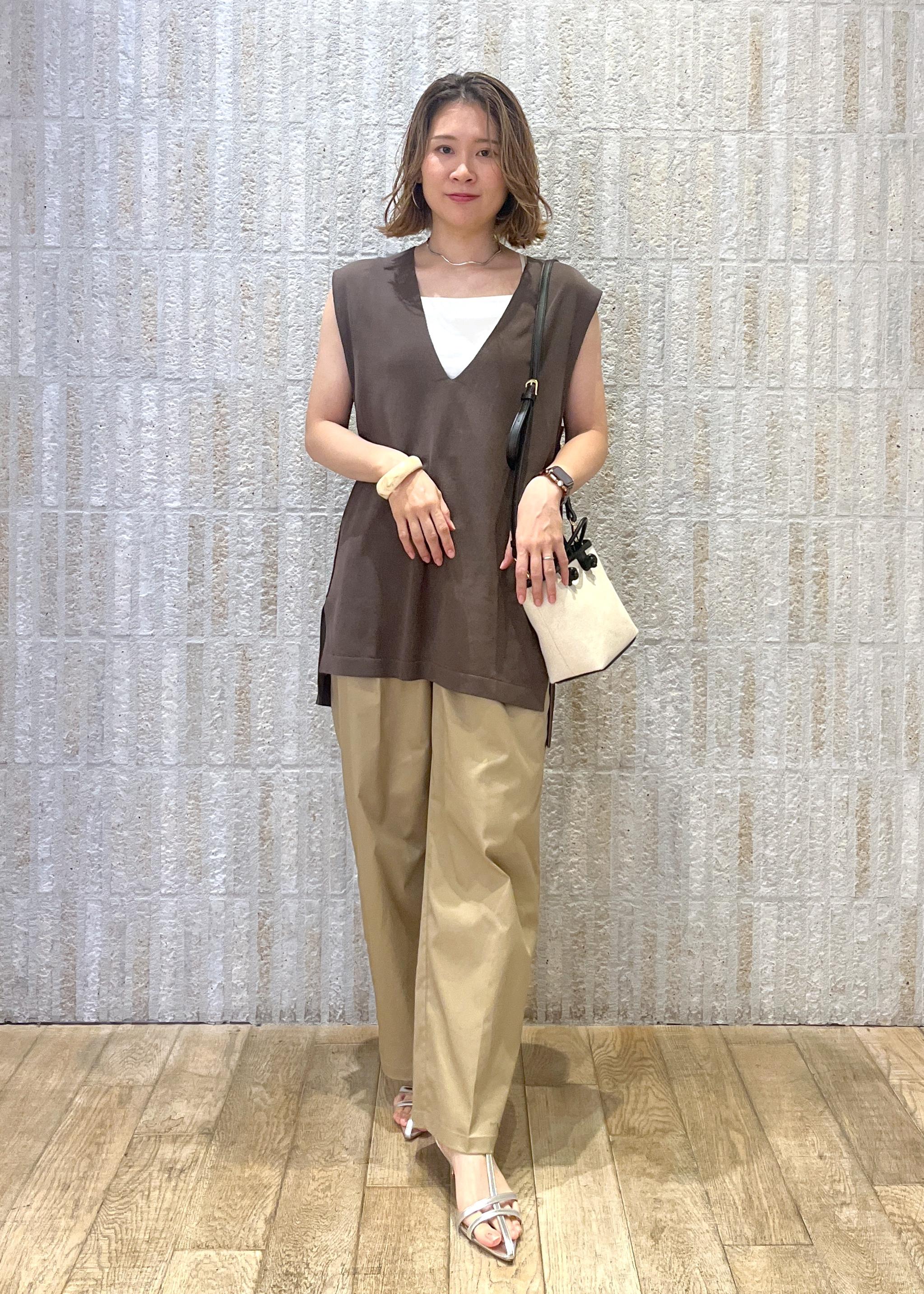 ROPE' PICNICの【洗濯機OK】深Vニットプルオーバーを使ったコーディネートを紹介します。｜Rakuten Fashion(楽天ファッション／旧楽天ブランドアベニュー)5960925