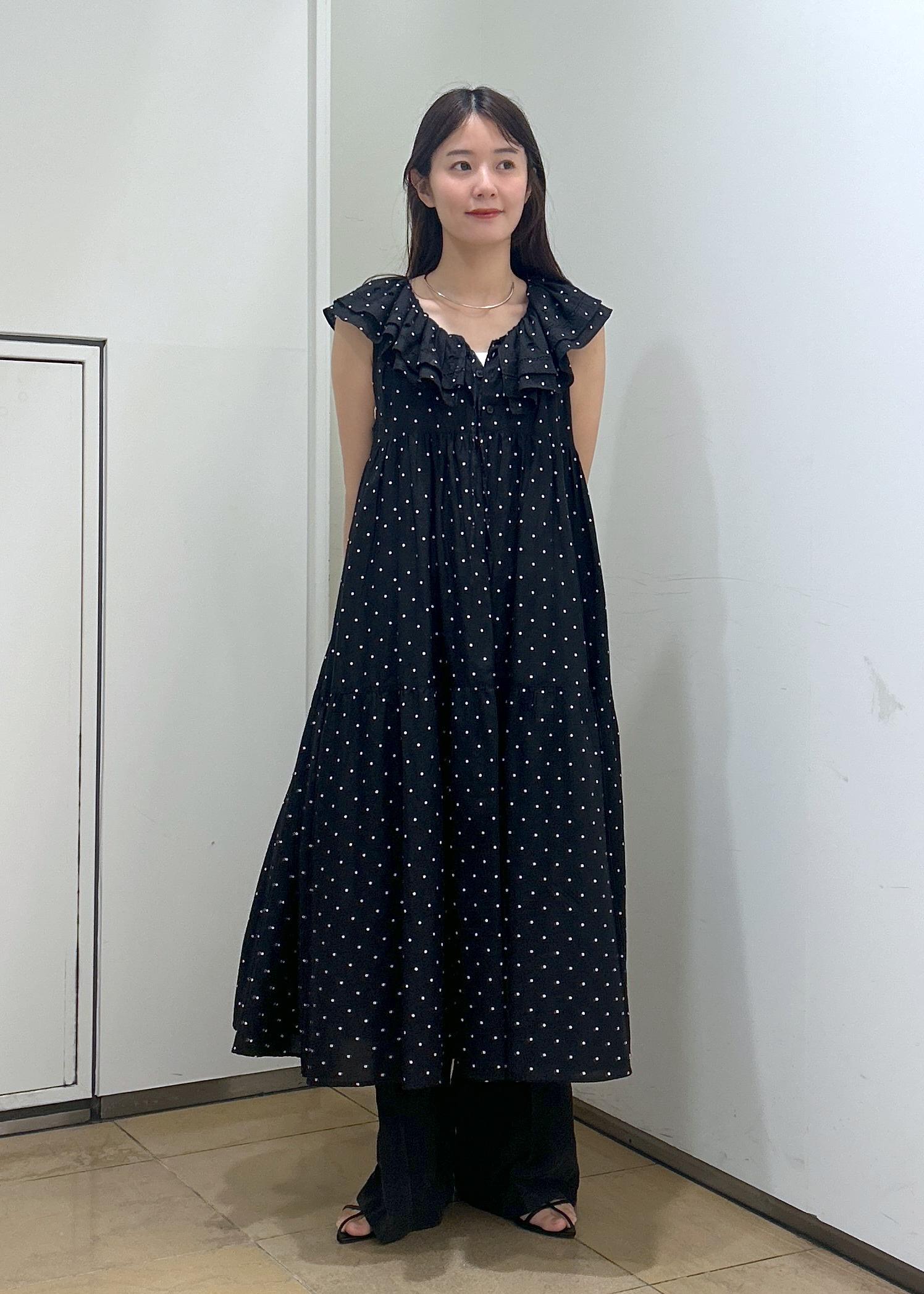 SALON adam et rope'の[25SS]GENTLE SILK パンツ【セットアップ対応】を使ったコーディネートを紹介します。｜Rakuten Fashion(楽天ファッション／旧楽天ブランドアベニュー)5992939