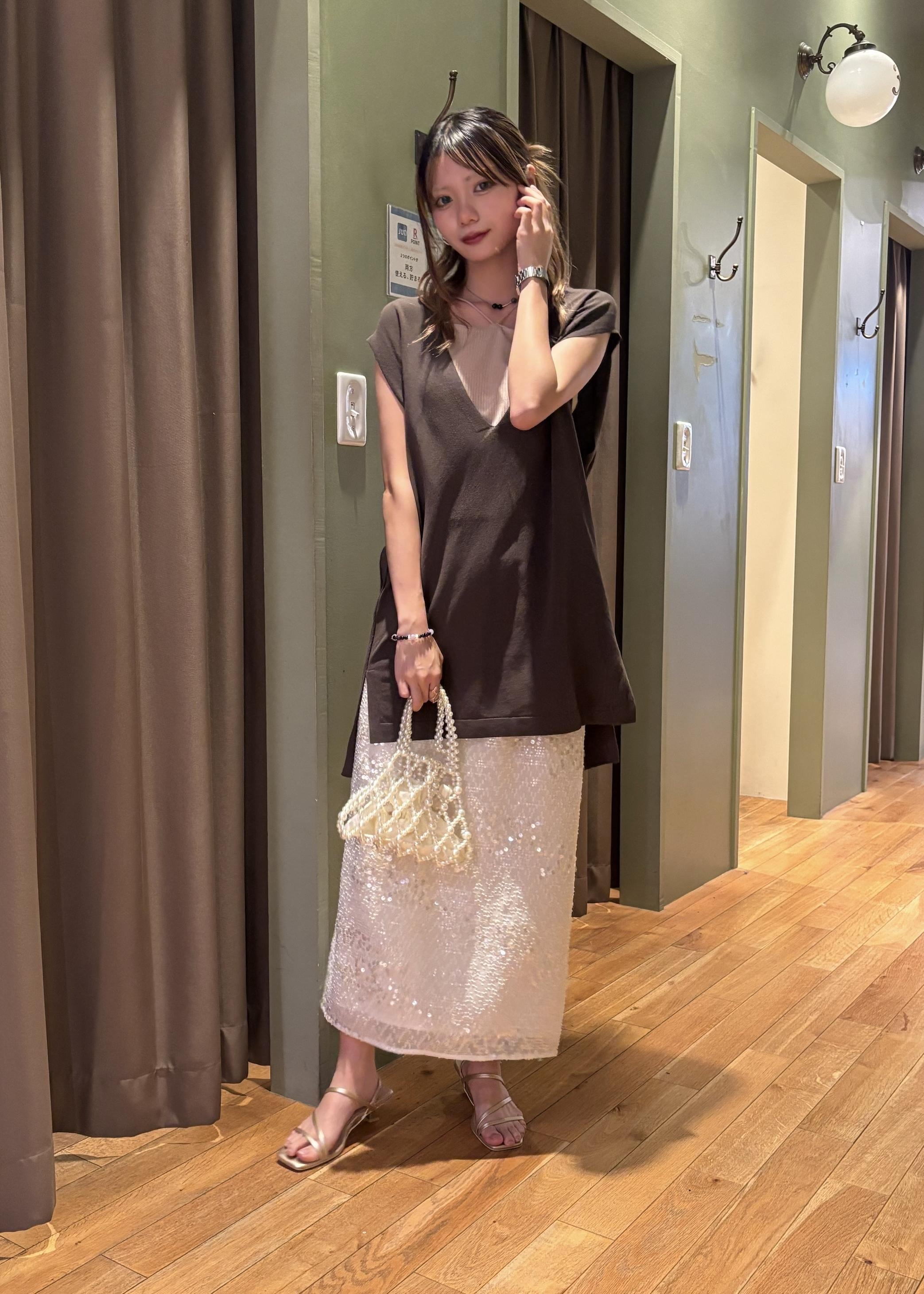 ROPE' PICNICの【洗濯機OK】深Vニットプルオーバーを使ったコーディネートを紹介します。｜Rakuten Fashion(楽天ファッション／旧楽天ブランドアベニュー)5994009