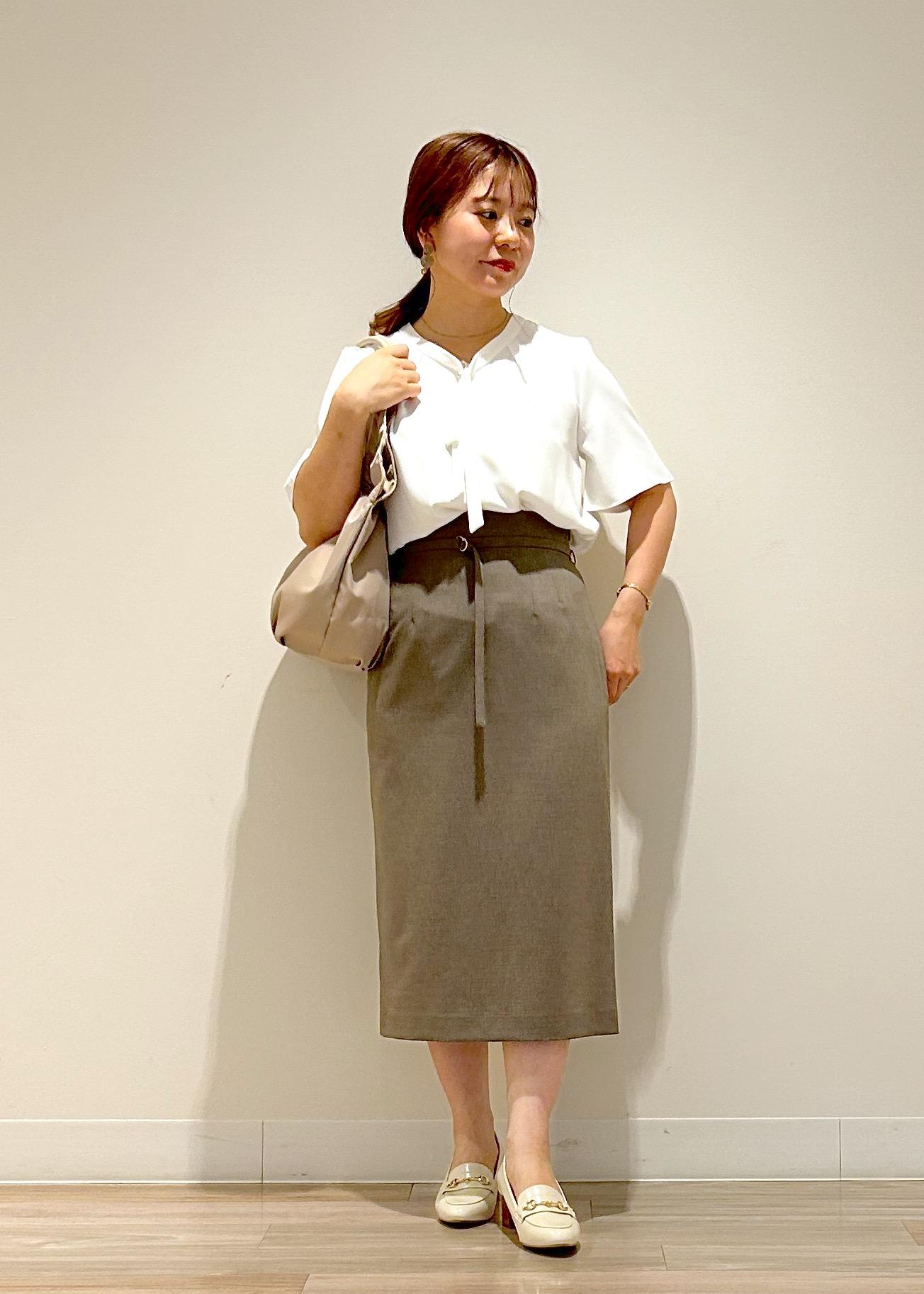 ROPE' PICNICの2サイズ展開/メタルボタンリボンタイハーフスリーブブラウス/通勤対応を使ったコーディネートを紹介します。｜Rakuten Fashion(楽天ファッション／旧楽天ブランドアベニュー)6028767