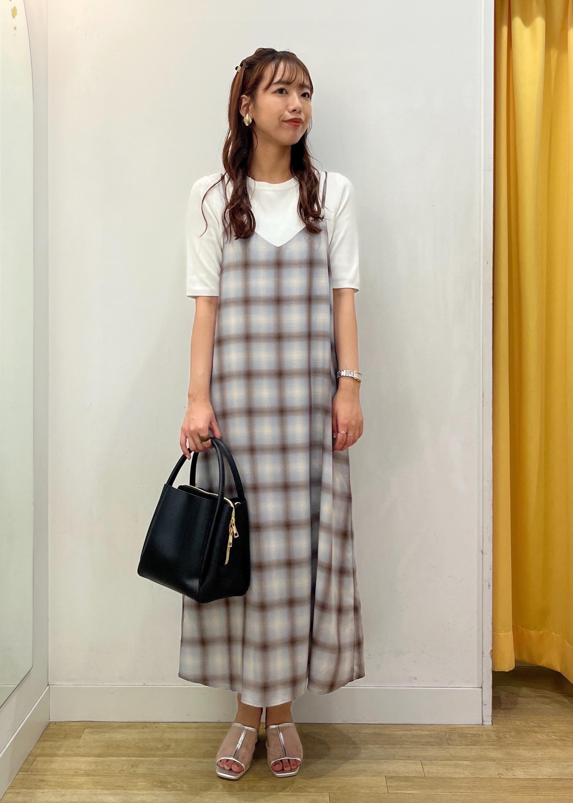 ROPE' PICNICのオンブレチェックキャミソールワンピースを使ったコーディネートを紹介します。｜Rakuten Fashion(楽天ファッション／旧楽天ブランドアベニュー)6028795
