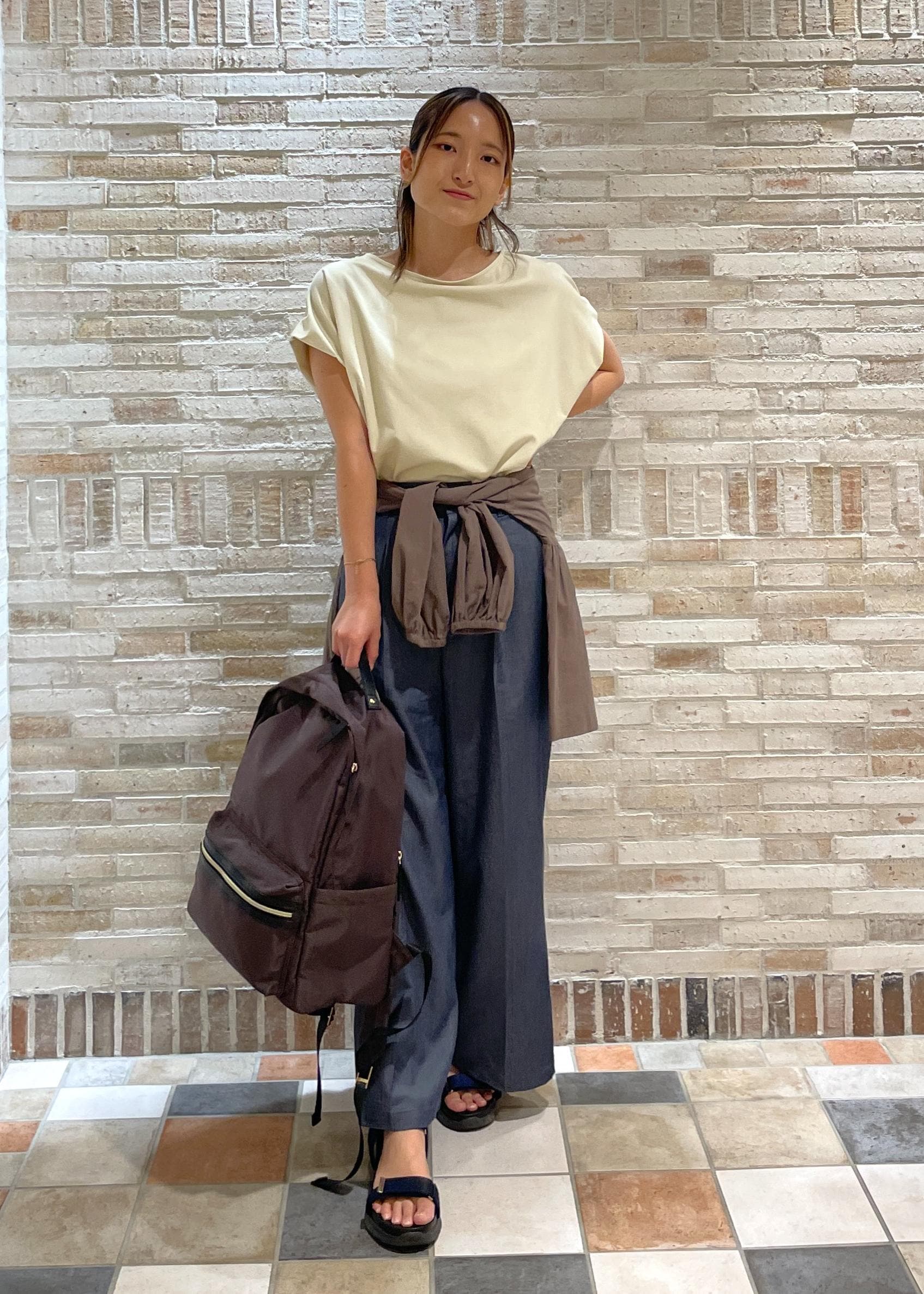 ROPE' PICNICのマルチファンクション二の腕すっきり見えカットトップスを使ったコーディネートを紹介します。｜Rakuten Fashion(楽天ファッション／旧楽天ブランドアベニュー)6028846