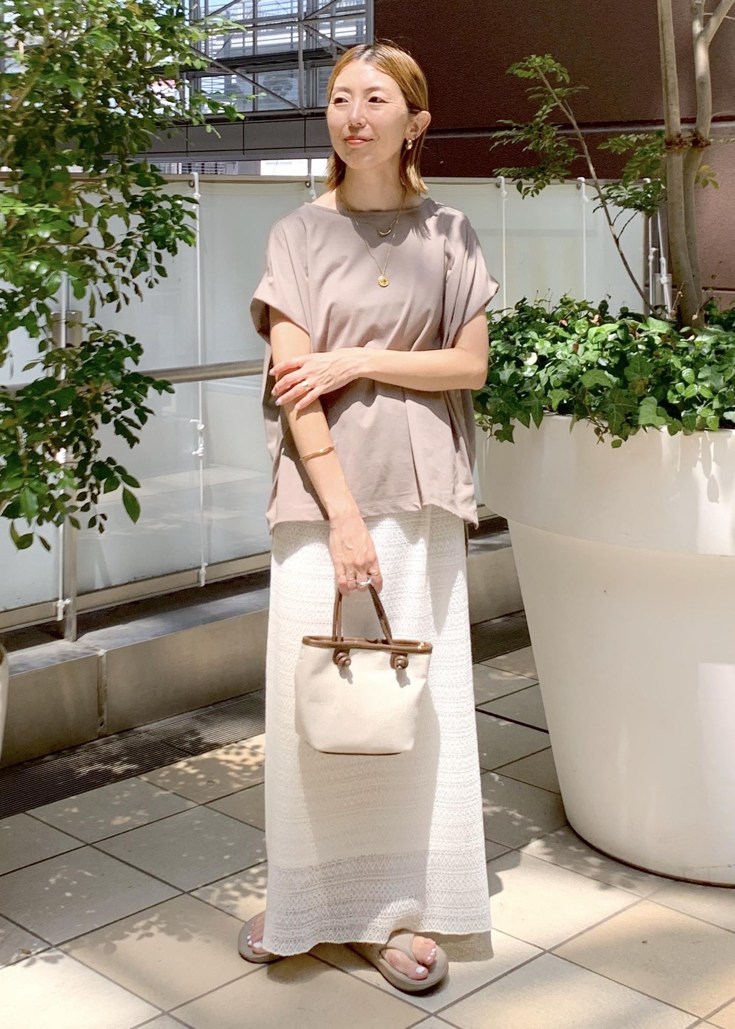 ROPE' PICNICのマルチファンクション二の腕すっきり見えカットトップスを使ったコーディネートを紹介します。｜Rakuten Fashion(楽天ファッション／旧楽天ブランドアベニュー)6028848