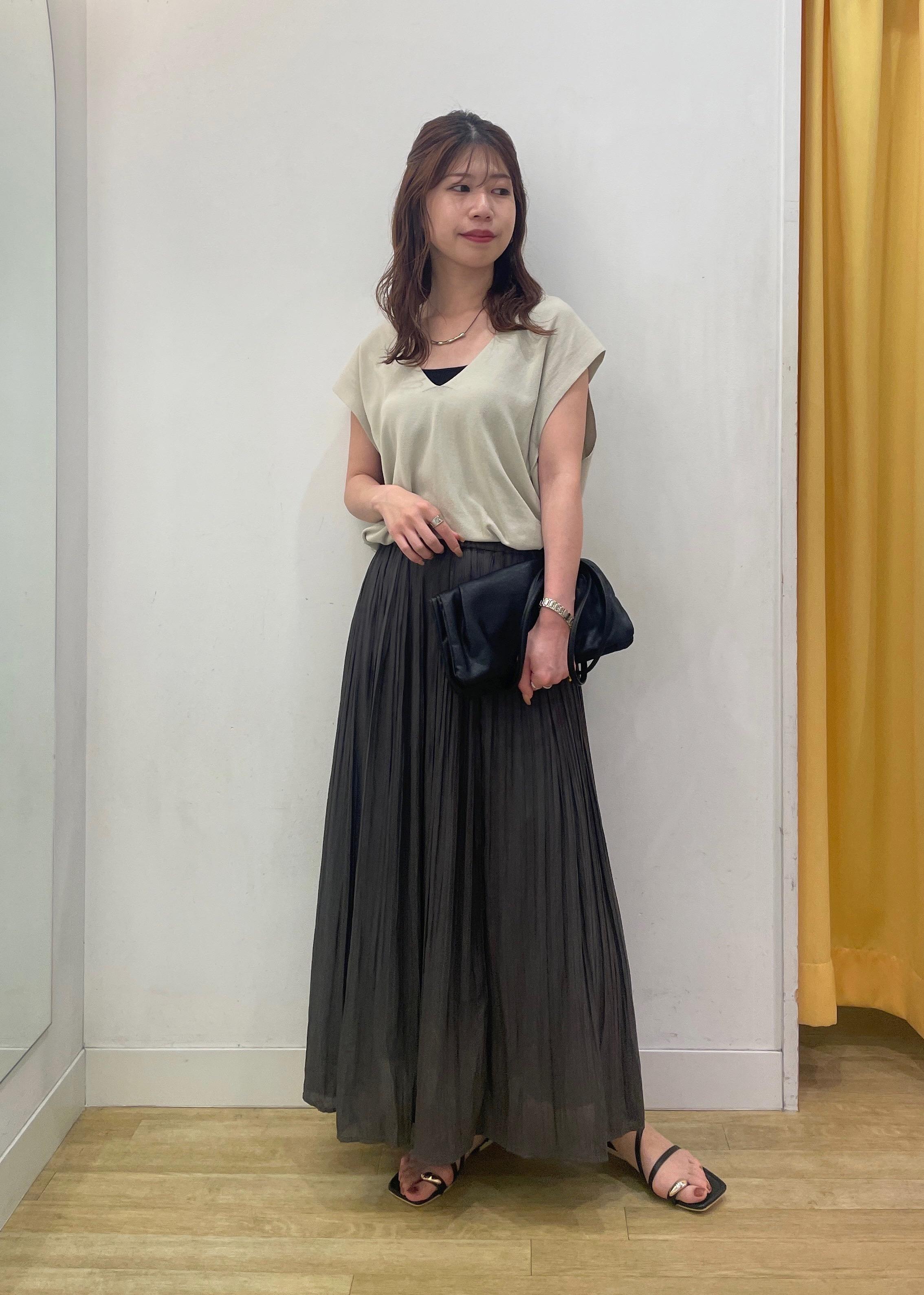 ROPE' PICNICの着丈が選べるエアリープリーツスカートを使ったコーディネートを紹介します。｜Rakuten Fashion(楽天ファッション／旧楽天ブランドアベニュー)6028852