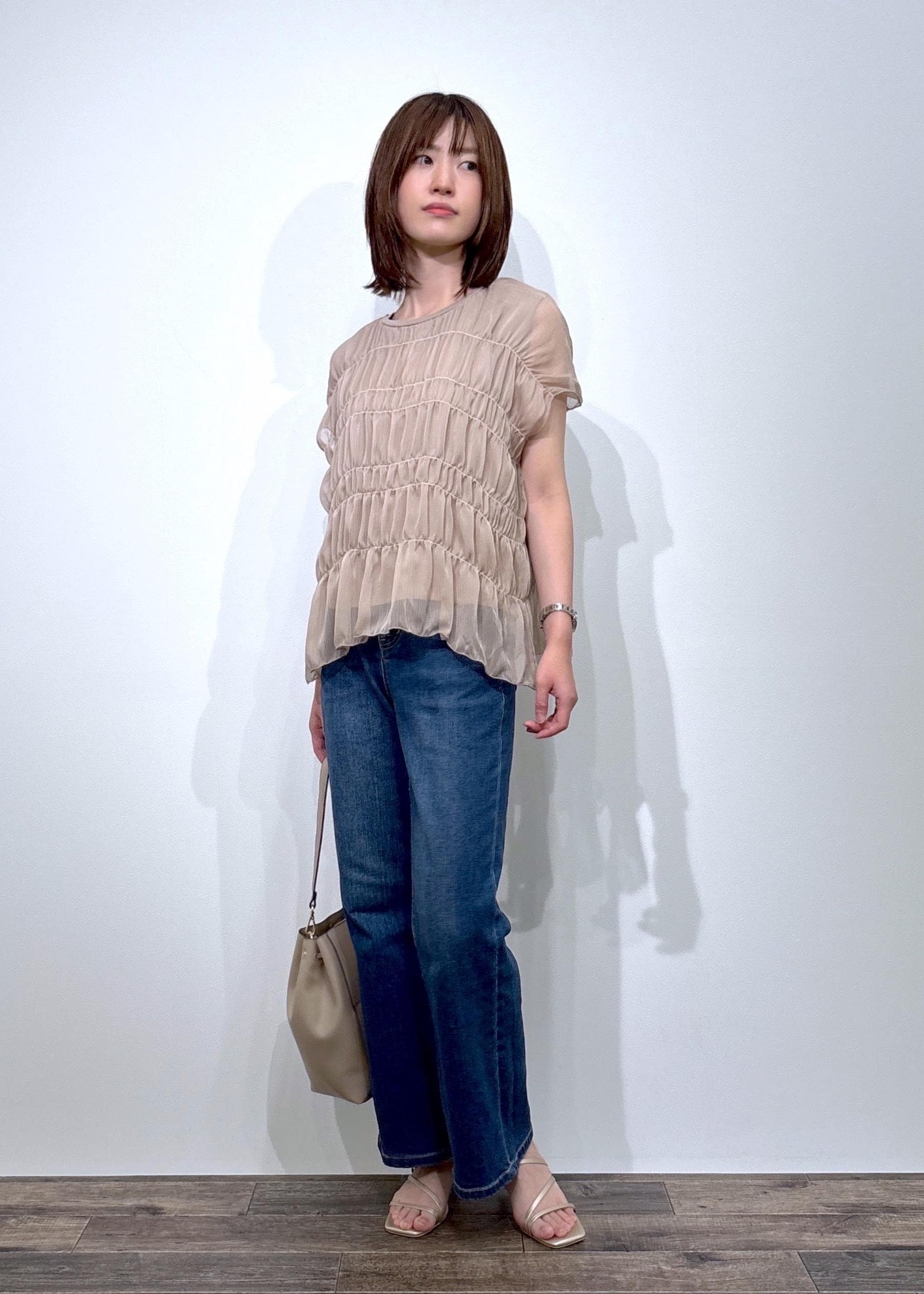 ROPE' PICNICの楊柳シャーリングシアートップスを使ったコーディネートを紹介します。｜Rakuten Fashion(楽天ファッション／旧楽天ブランドアベニュー)6028865