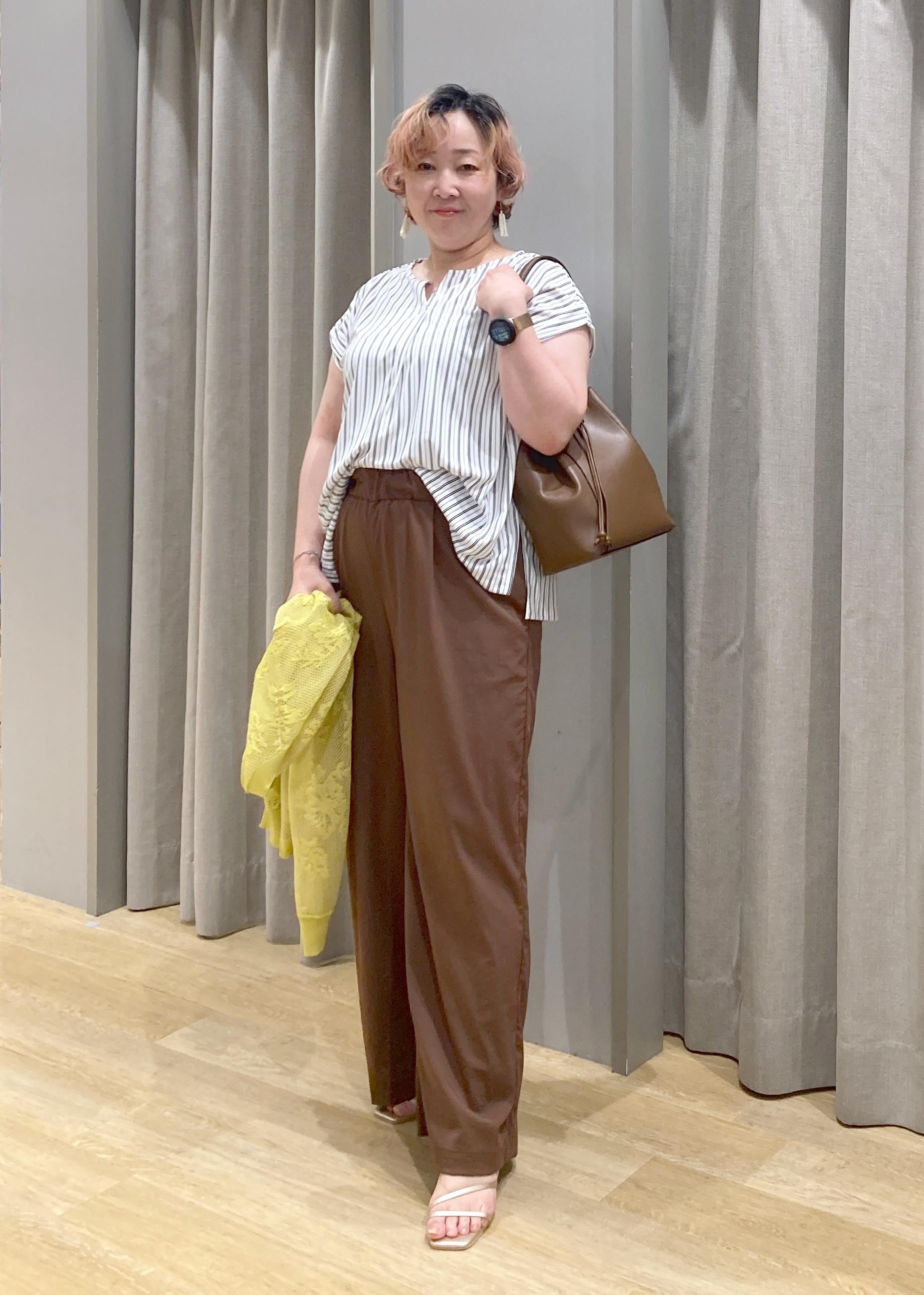 ROPE' PICNICのカットジョーゼットスキッパートップスを使ったコーディネートを紹介します。｜Rakuten Fashion(楽天ファッション／旧楽天ブランドアベニュー)6028963