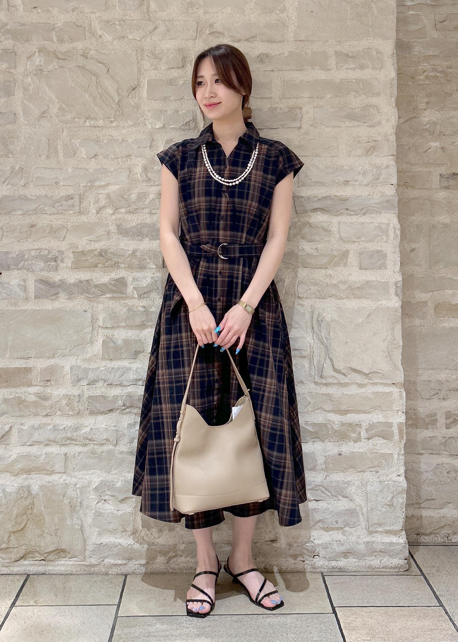 ROPE' PICNICのウエストタックチェックアソートワンピースを使ったコーディネートを紹介します。｜Rakuten Fashion(楽天ファッション／旧楽天ブランドアベニュー)6028964