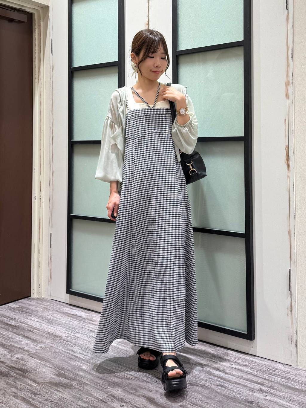 mysty womanの【リバイバル!】楊柳シアーZIPパーカーを使ったコーディネートを紹介します。｜Rakuten Fashion(楽天ファッション／旧楽天ブランドアベニュー)5895756