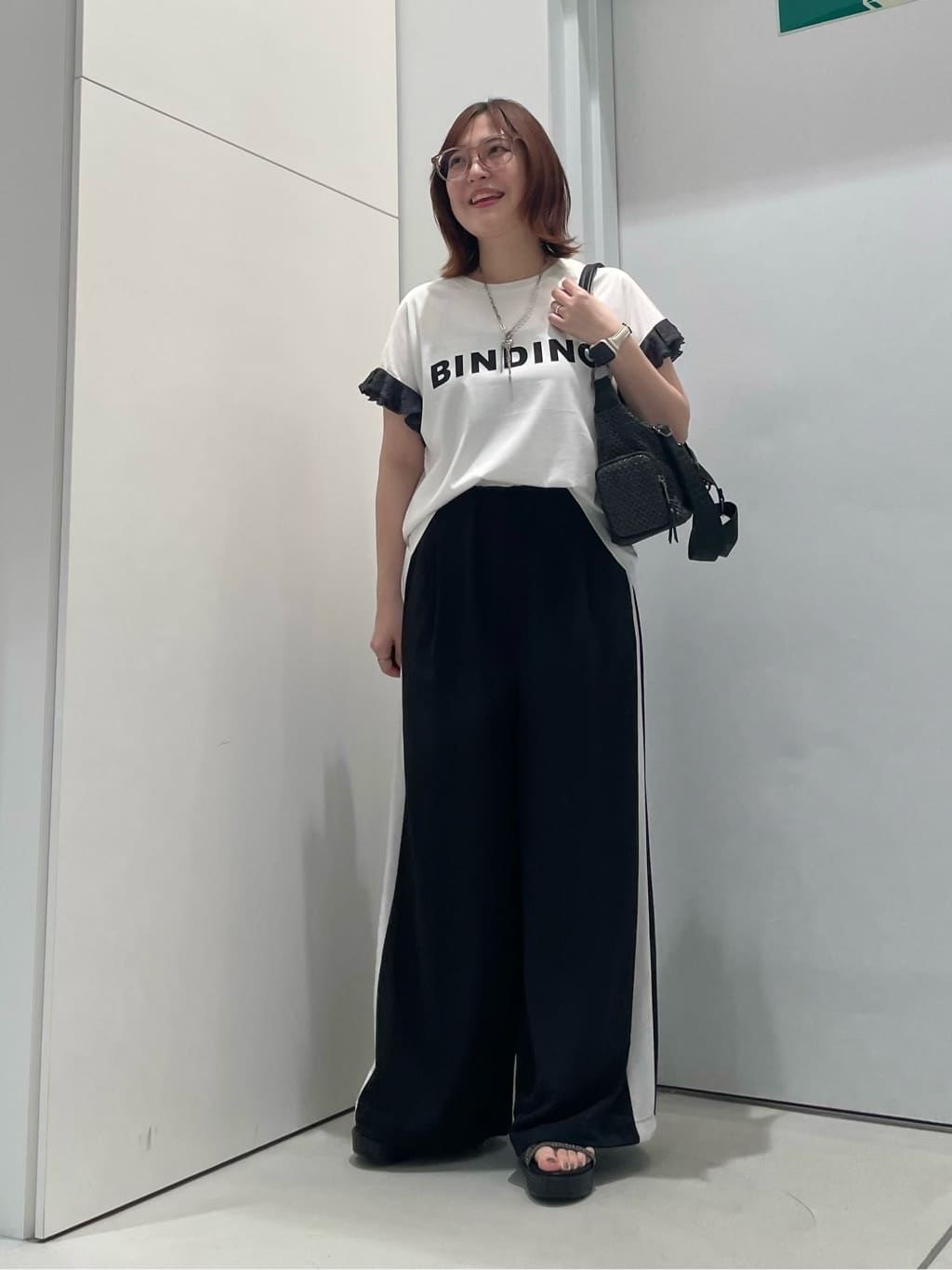 VinのニットフリルラメドッキングロゴTEEを使ったコーディネートを紹介します。｜Rakuten Fashion(楽天ファッション／旧楽天ブランドアベニュー)5901992