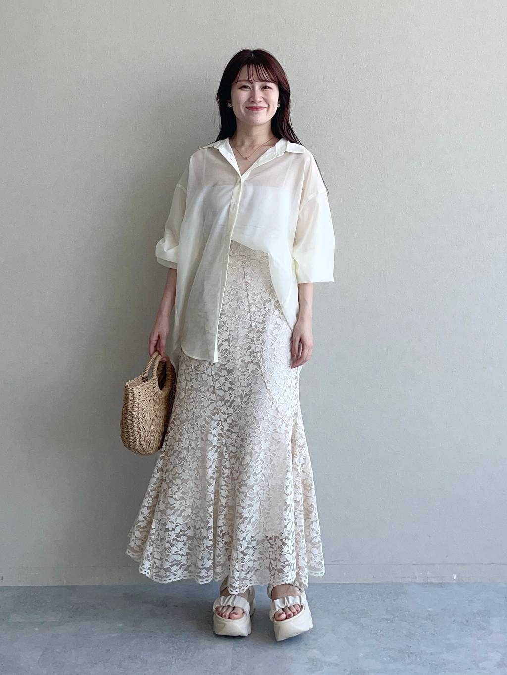 mysty womanのバックデザインシアーシャツを使ったコーディネートを紹介します。｜Rakuten Fashion(楽天ファッション／旧楽天ブランドアベニュー)5903664