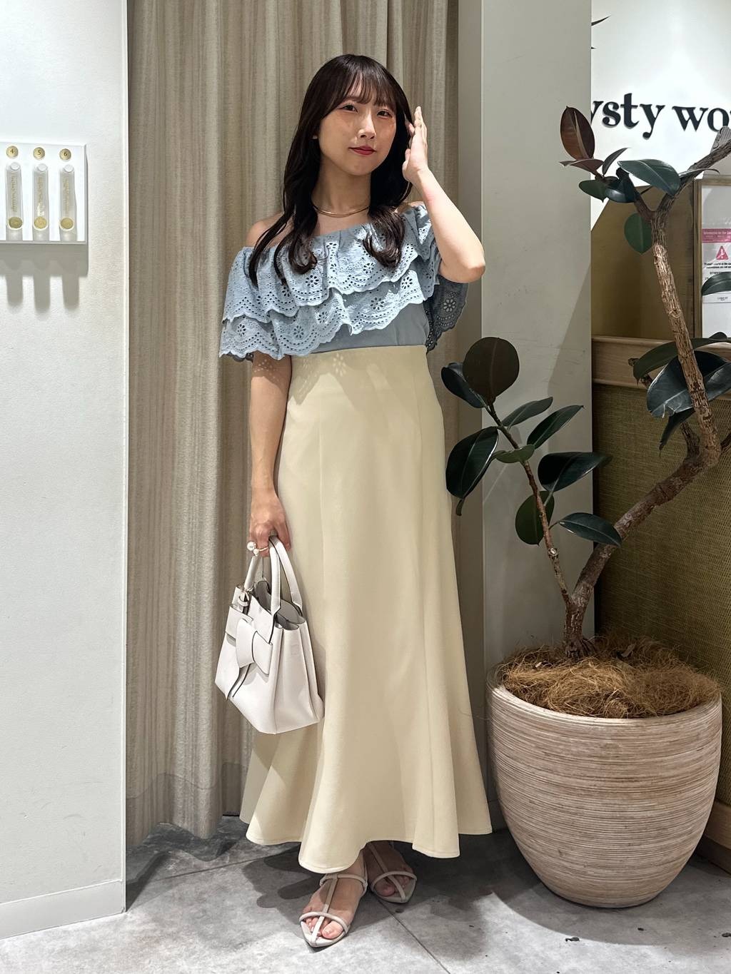 mysty womanのリボンモチーフバッグを使ったコーディネートを紹介します。｜Rakuten Fashion(楽天ファッション／旧楽天ブランドアベニュー)5903588