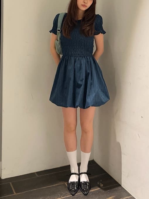 moussyのGATHER BALLOON ミニドレスを使ったコーディネート | Rakuten