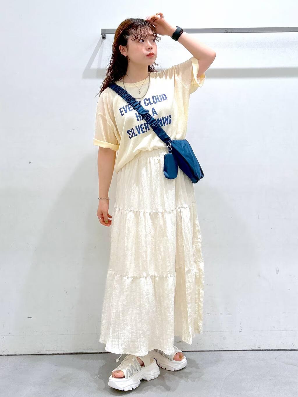 LAKOLEのシアーロゴニットプルオーバー6分袖を使ったコーディネートを紹介します。｜Rakuten Fashion(楽天ファッション／旧楽天ブランドアベニュー)5909028