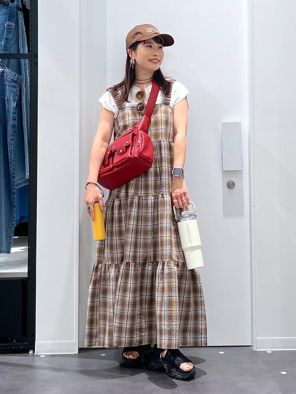 LAKOLEのオンブレチェックワンピースを使ったコーディネートを紹介します。｜Rakuten Fashion(楽天ファッション／旧楽天ブランドアベニュー)5909034