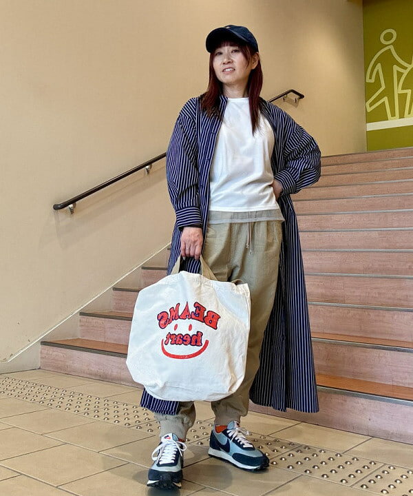 BEAMS HEARTのスマイル カスレロゴ バッグ(A4サイズ収納可能) 25AW レディースを使ったコーディネートを紹介します。｜Rakuten Fashion(楽天ファッション／旧楽天ブランドアベニュー)5915554