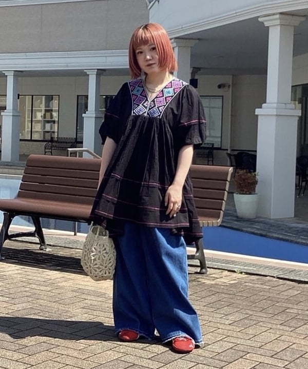 BEAMS HEARTのミラー 刺繍 ブラウス 25SS エンブロイダリーを使ったコーディネートを紹介します。｜Rakuten Fashion(楽天ファッション／旧楽天ブランドアベニュー)5916212