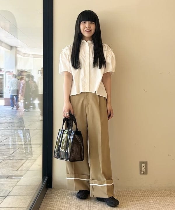 BEAMS HEARTの肩タック ビッグ シャツを使ったコーディネートを紹介します。｜Rakuten Fashion(楽天ファッション／旧楽天ブランドアベニュー)5916216