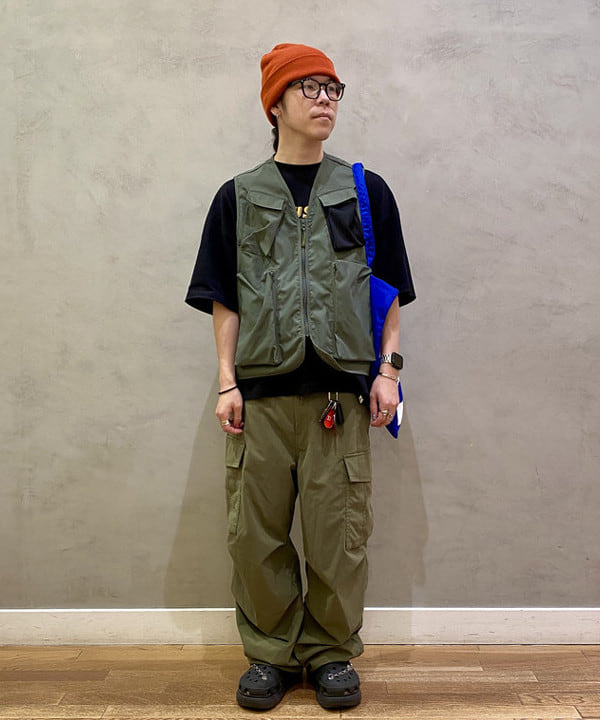 BEAMS HEARTのクイックドライ バルーン カーゴパンツ(吸水速乾)を使ったコーディネートを紹介します。｜Rakuten Fashion(楽天ファッション／旧楽天ブランドアベニュー)5916347