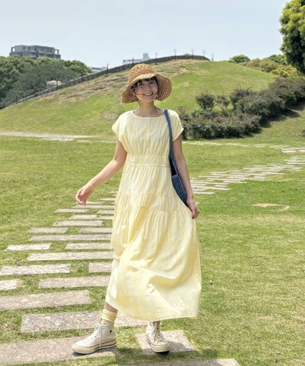 BEAMS HEARTの【洗濯機洗い可】インディア ストライプ柄 ノースリーブ ワンピース 25SS 夏 リラックス ヘルシーを使ったコーディネートを紹介します。｜Rakuten Fashion(楽天ファッション／旧楽天ブランドアベニュー)5916361