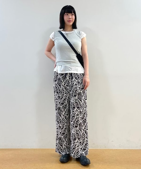 BEAMS HEARTのラメ タンクトップ * シアー ノースリーブ トップス(セットアイテム)を使ったコーディネートを紹介します。｜Rakuten Fashion(楽天ファッション／旧楽天ブランドアベニュー)5917051